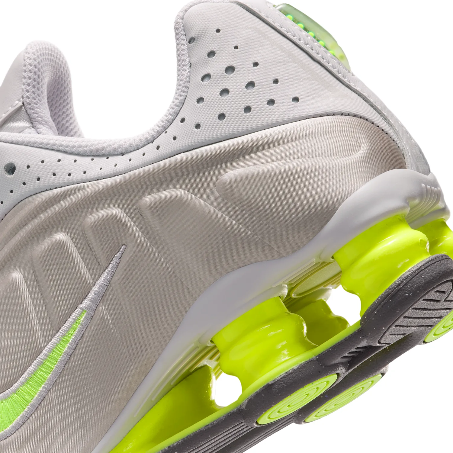 Nike Shox R4 image 8