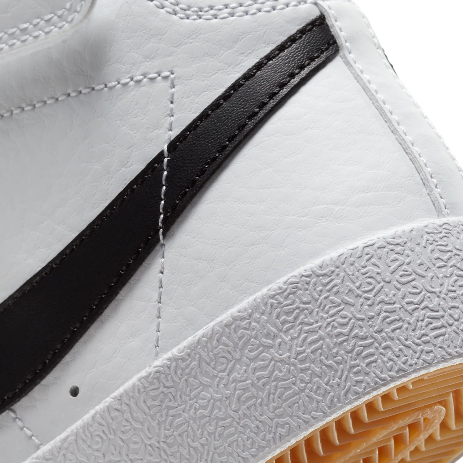 Nike Blazer Mid '77 image 8