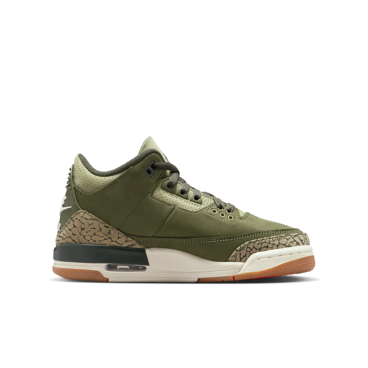 Air Jordan 3 Retro "Medium Olive" image 3