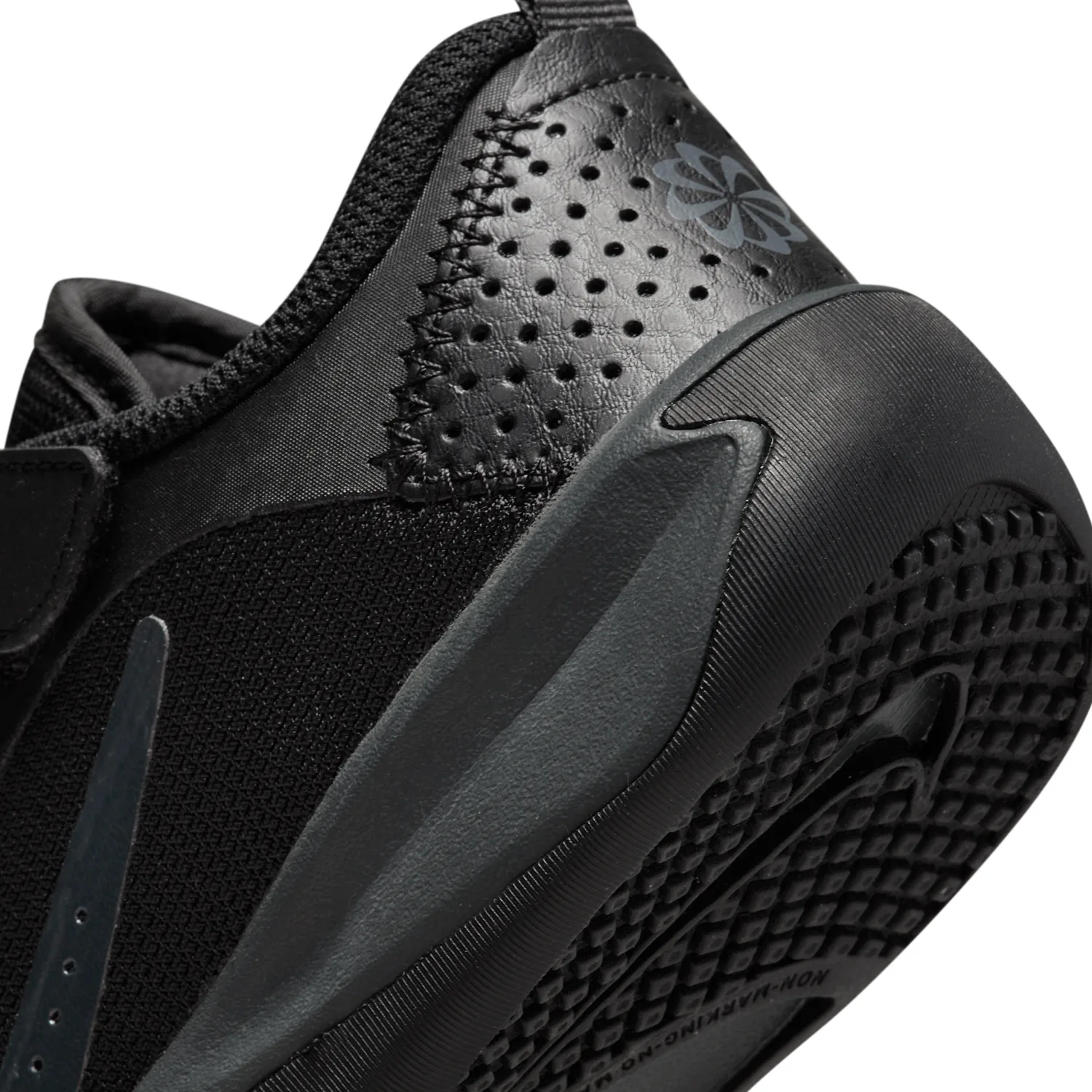 Nike Omni Multi-Court image 8