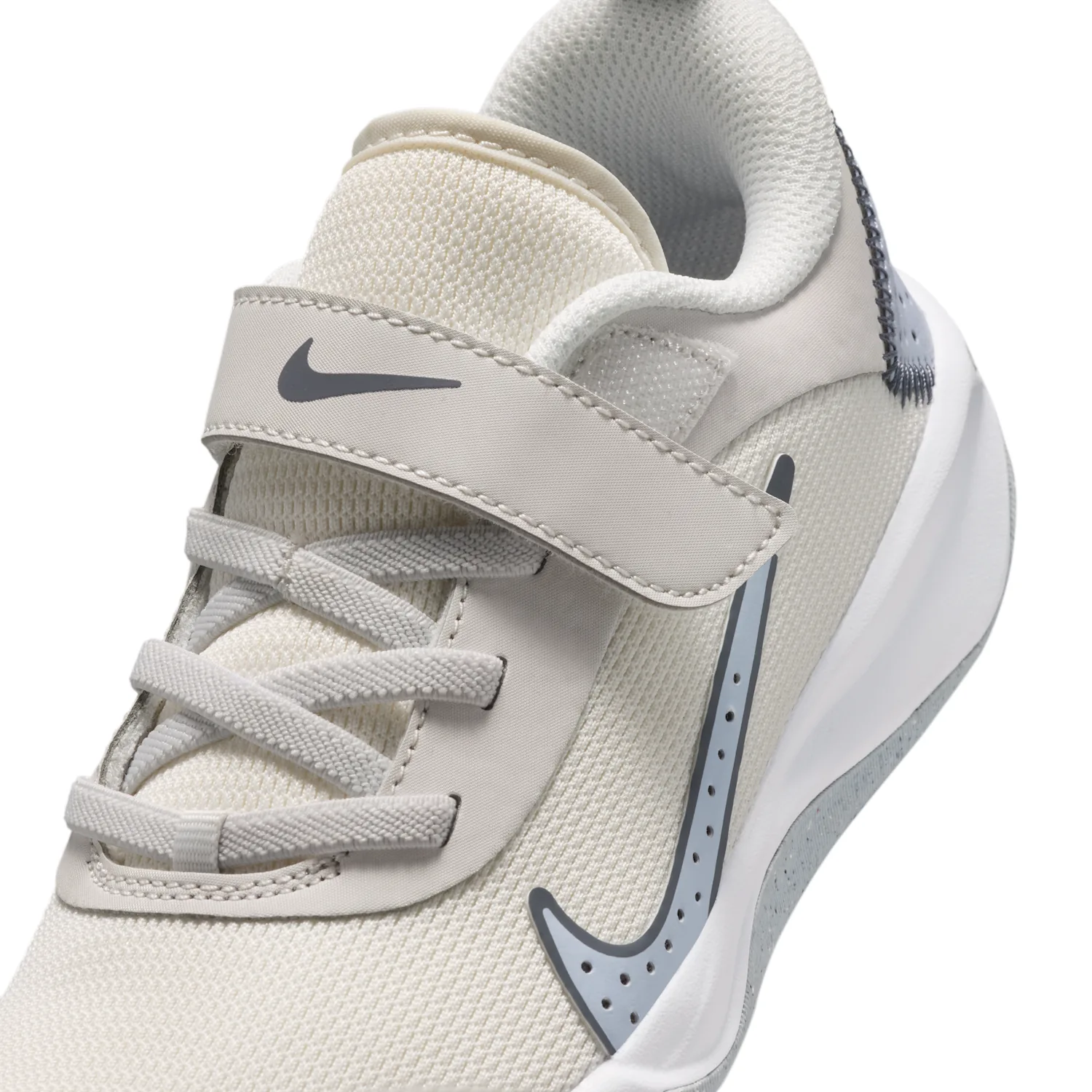 Nike Omni Multi-Court image 7