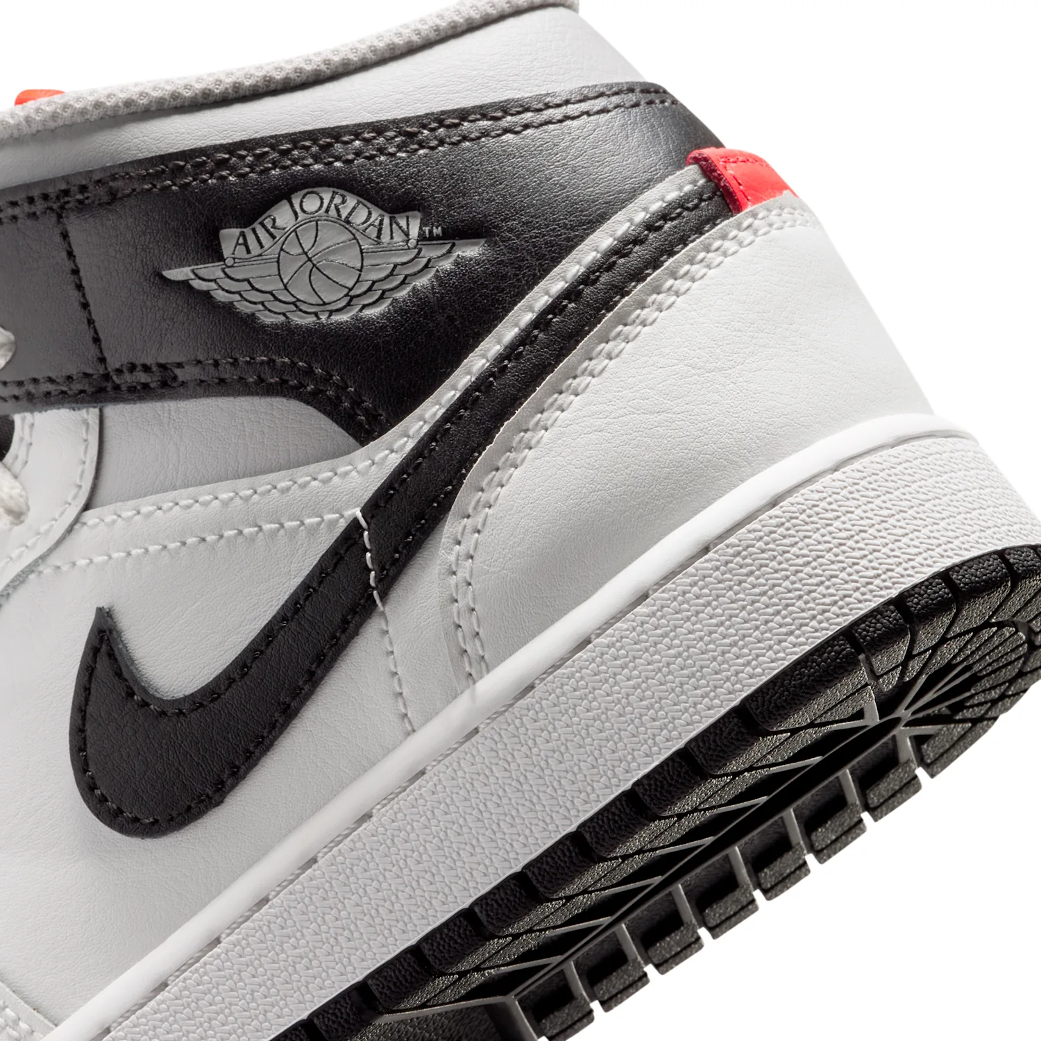 Air Jordan 1 Mid image 8