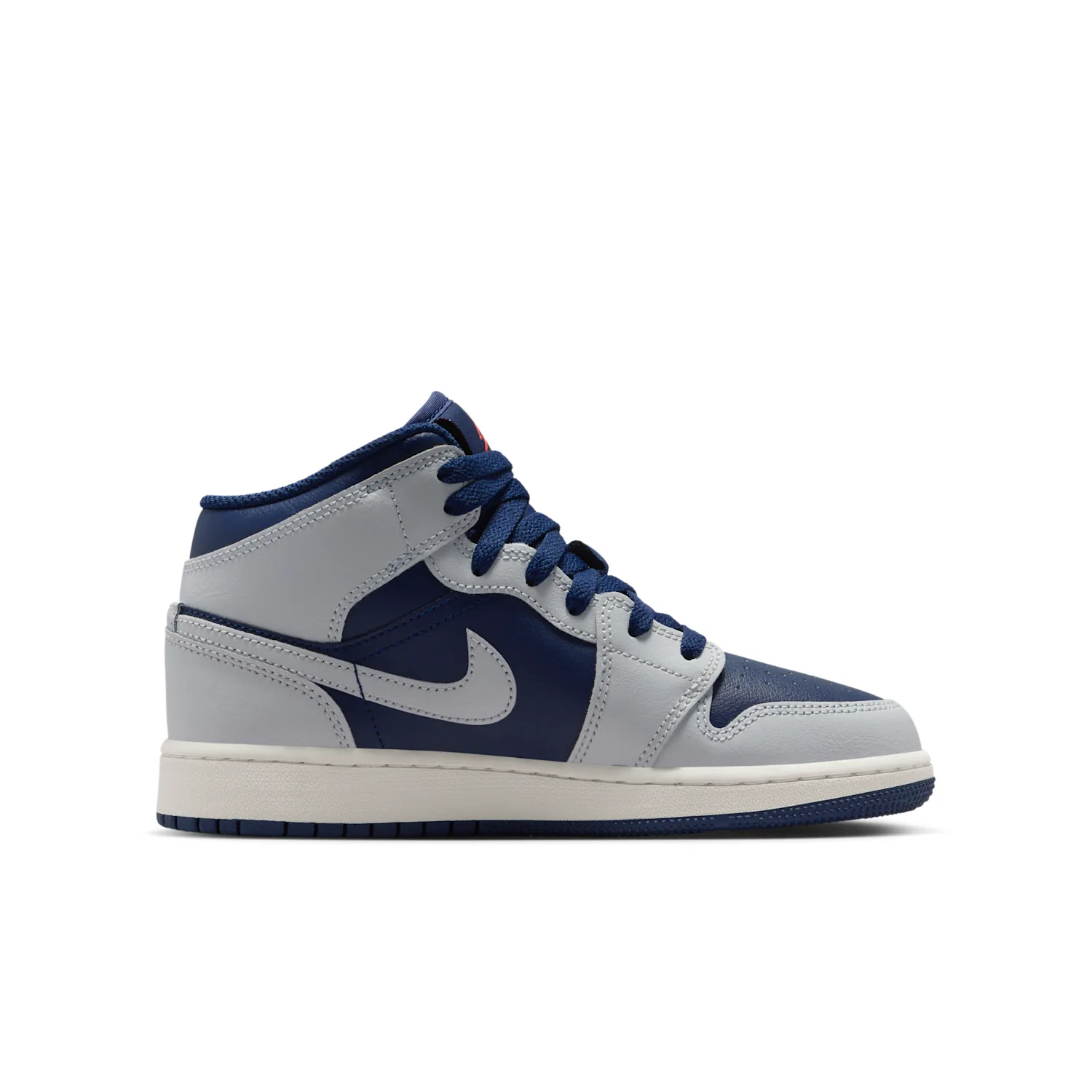 Air Jordan 1 Mid image 3