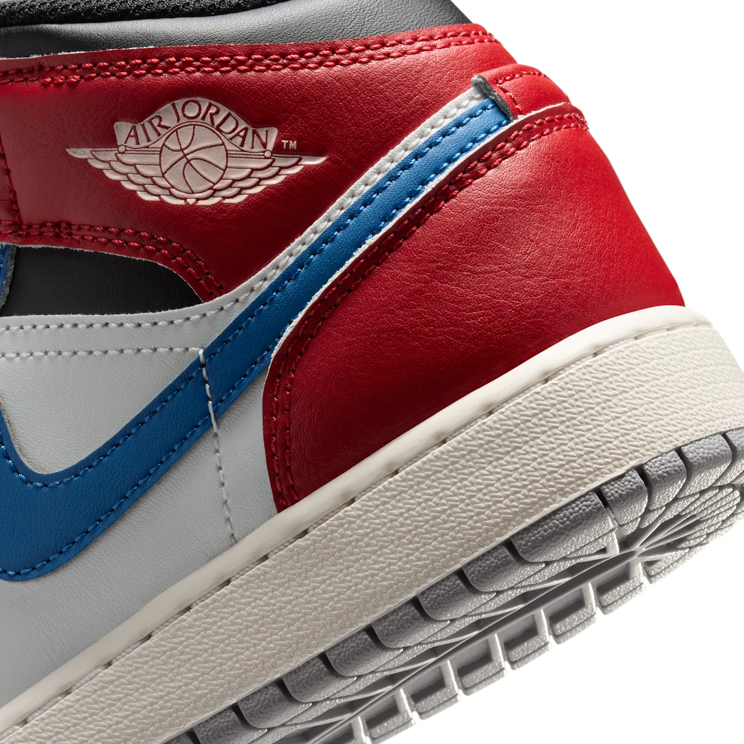 Air Jordan 1 Mid image 8