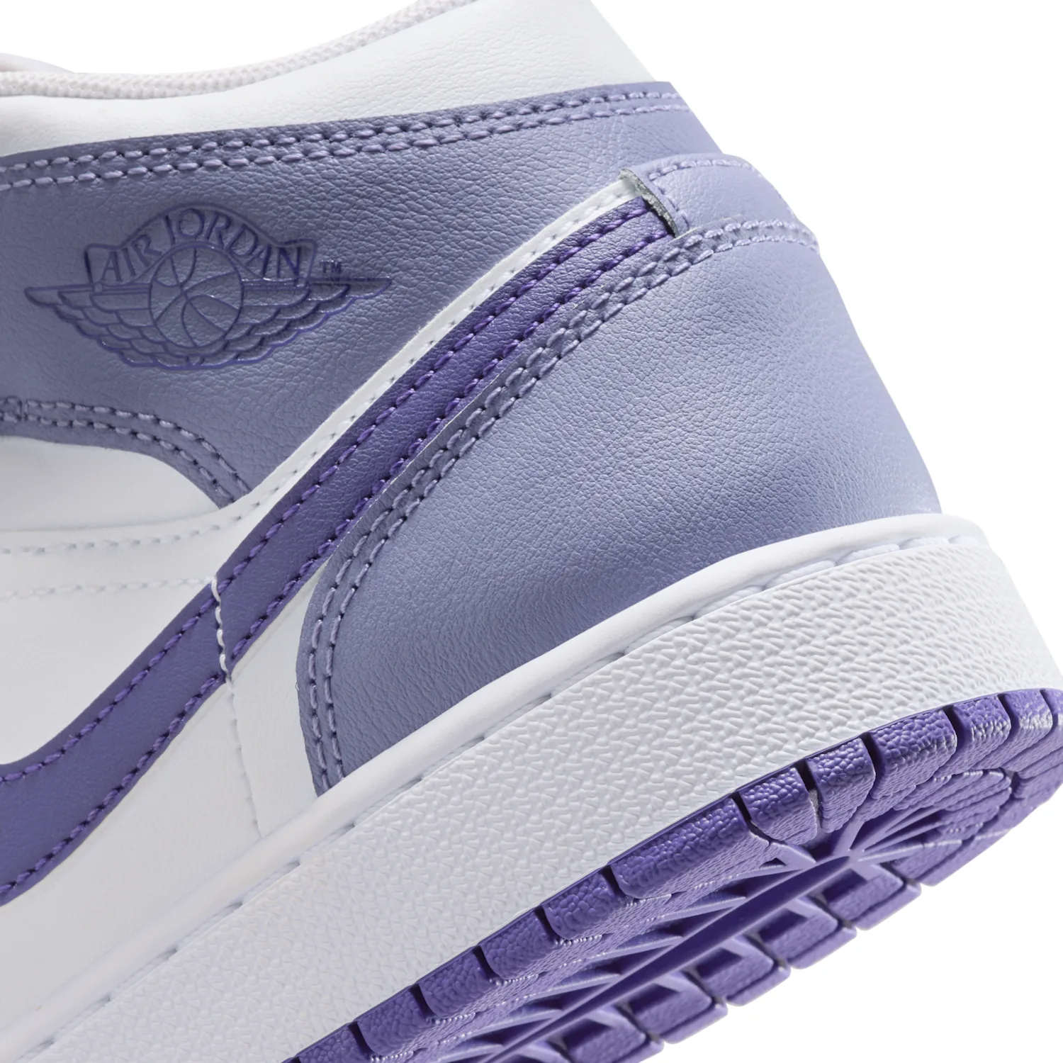 Air Jordan 1 Mid image 8