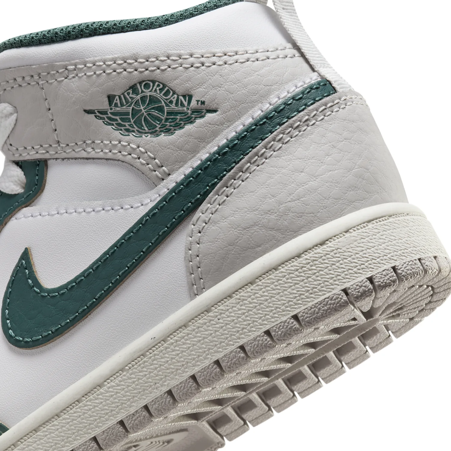 Jordan 1 Mid SE image 8
