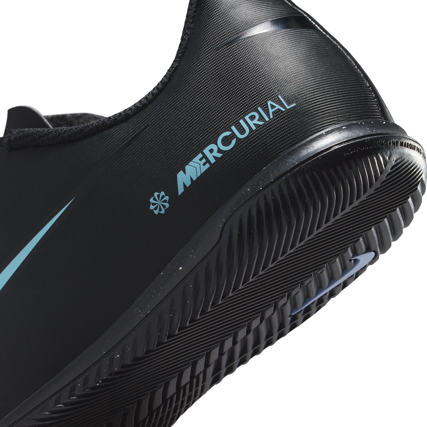 Nike Jr. Mercurial Vapor 16 Club image 8