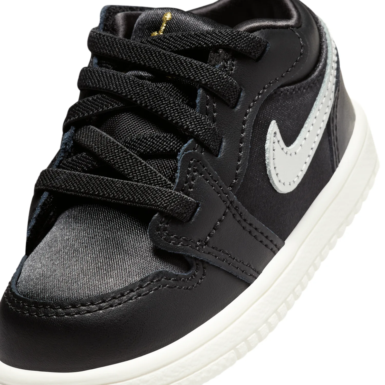 Jordan 1 Low Alt SE image 7