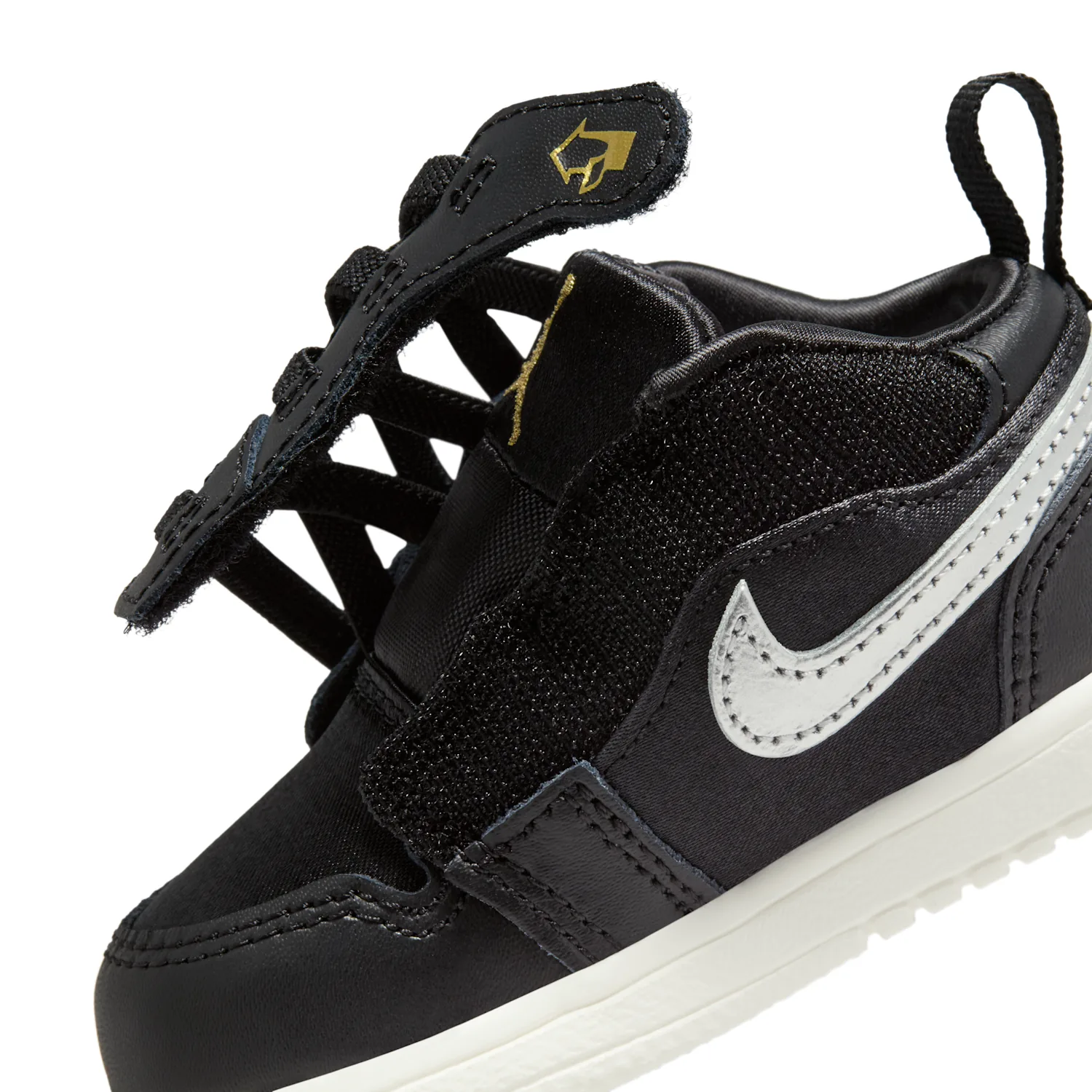 Jordan 1 Low Alt SE image 8