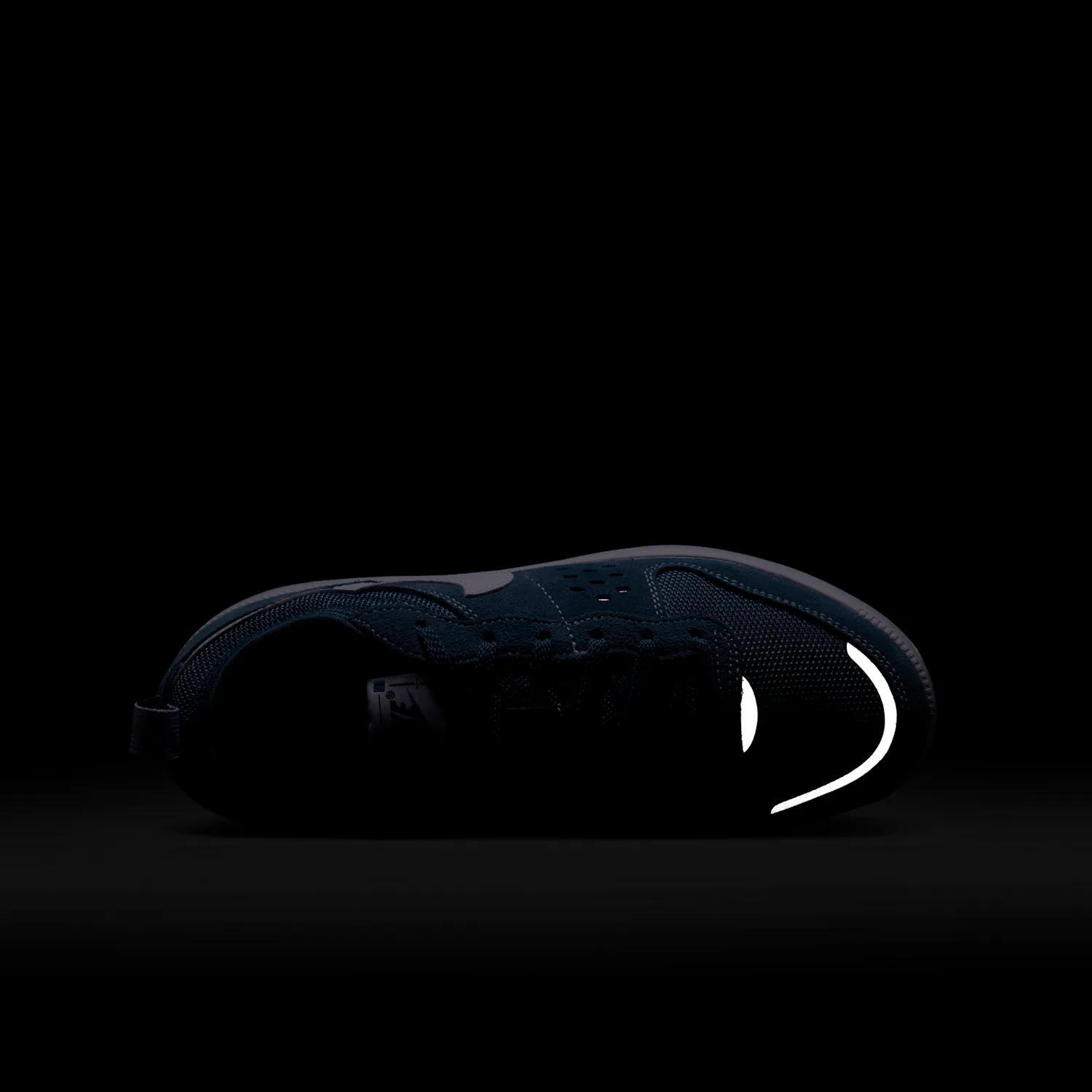 Nike C1TY "Fountain" image 9