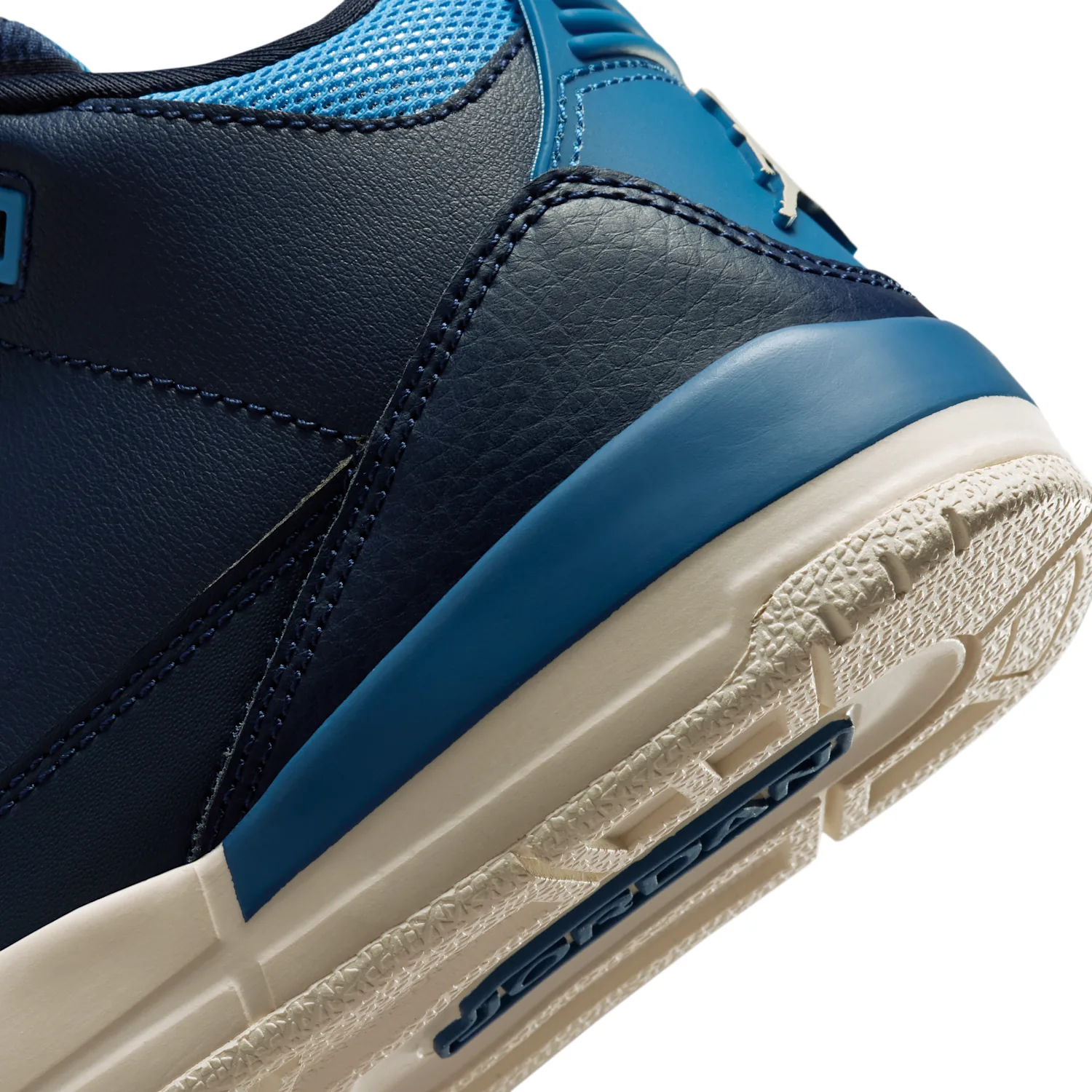 Jordan 3 Retro "Sport Renaissance" image 8