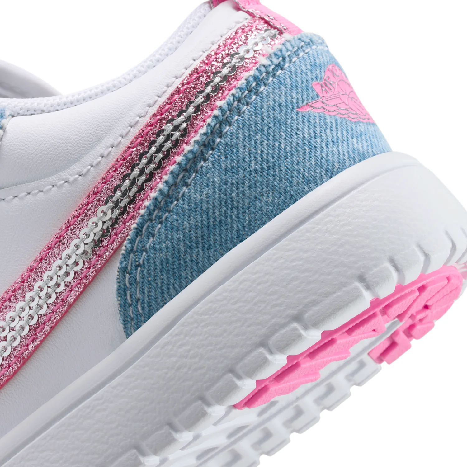 Jordan 1 Low Alt SE image 8