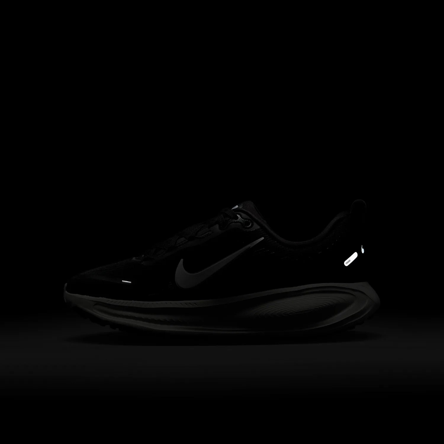 Nike Vomero 18 image 11