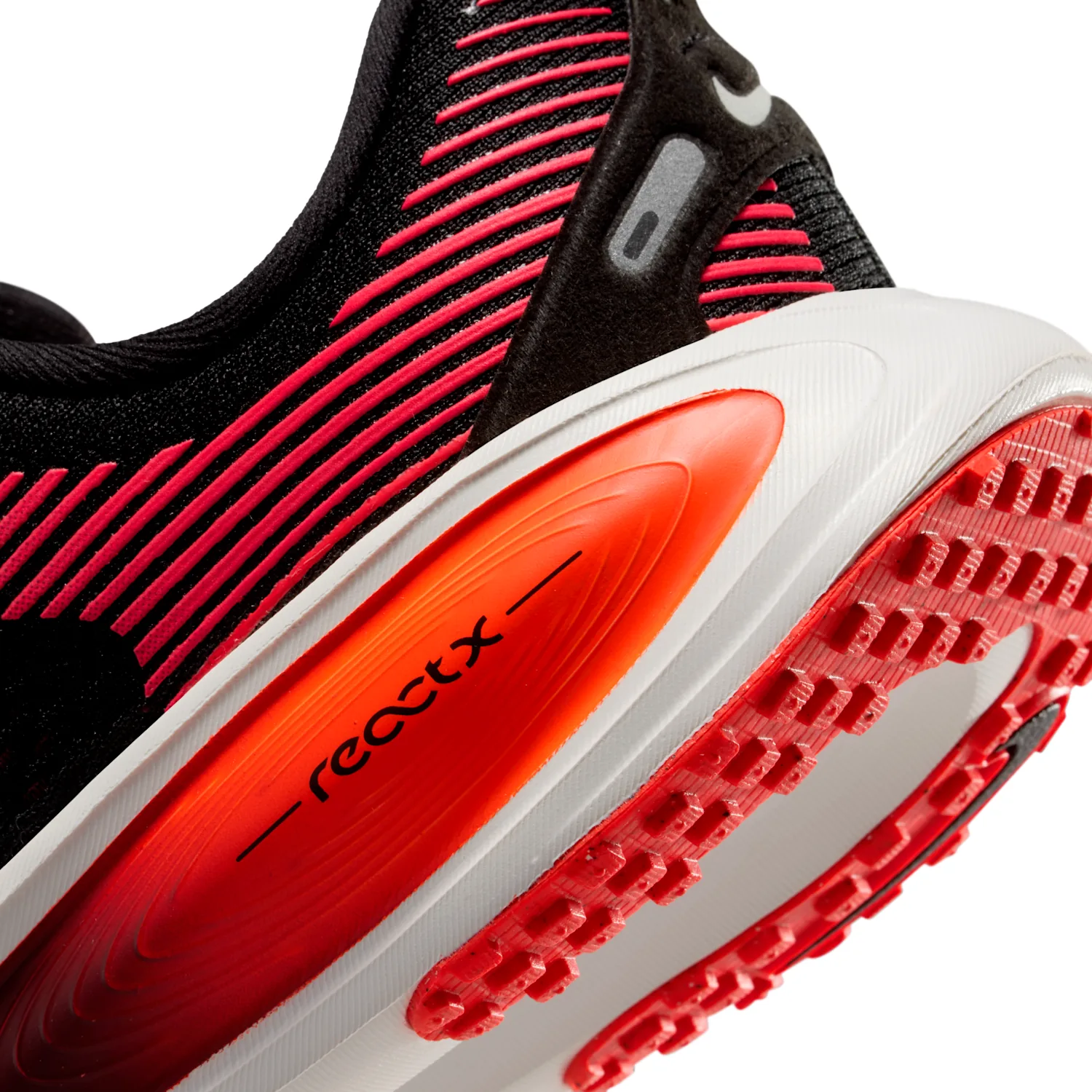 Nike Vomero 18 image 8