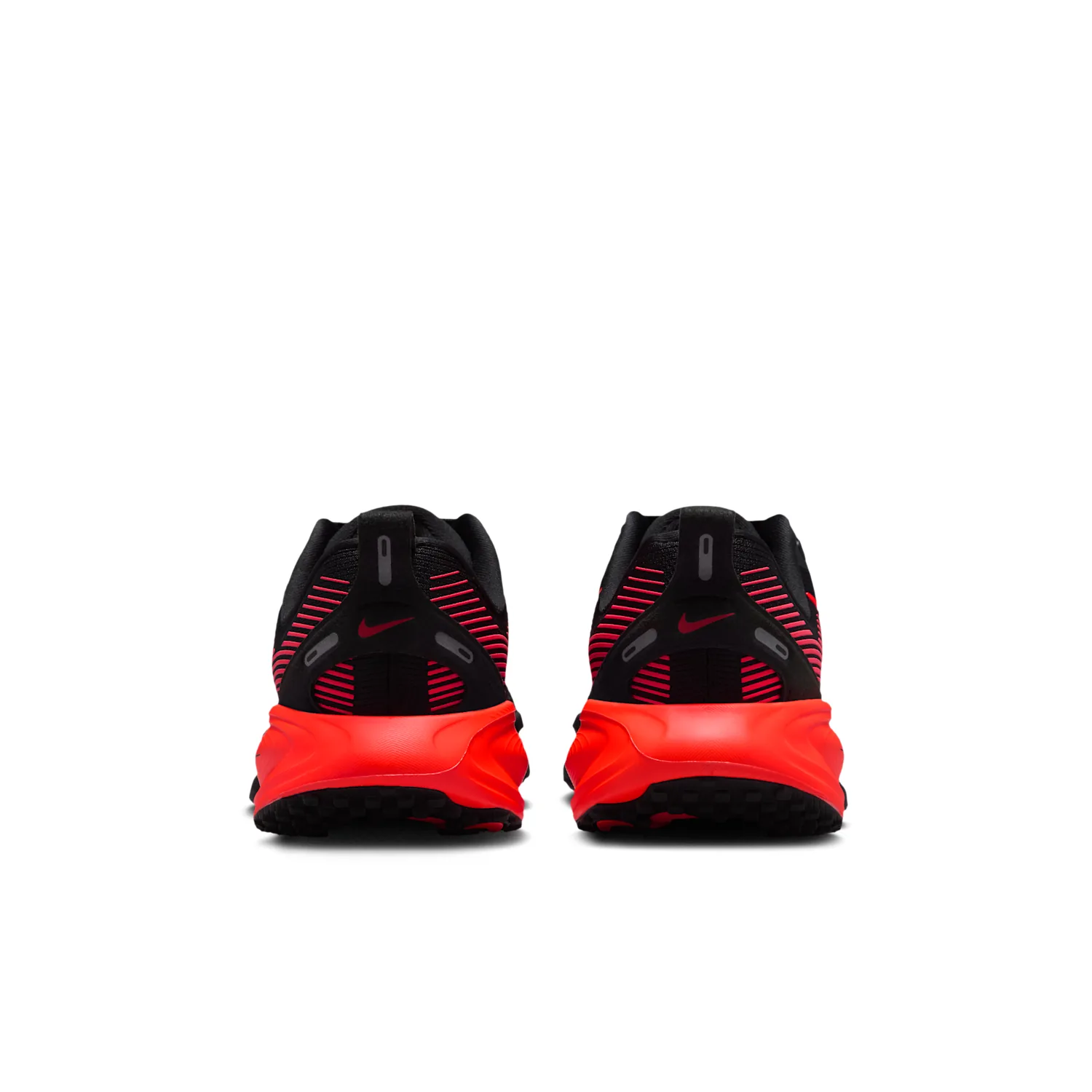 Nike Vomero 18 image 6
