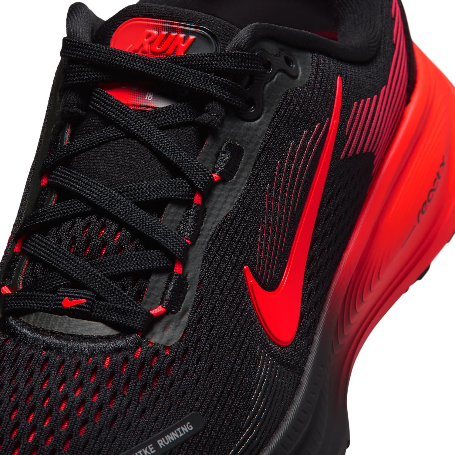 Nike Vomero 18 image 7