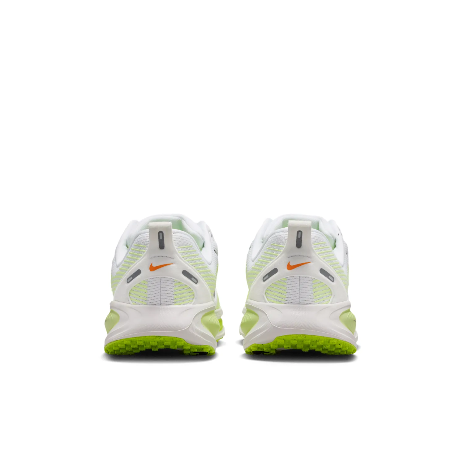 Nike Vomero 18 image 6