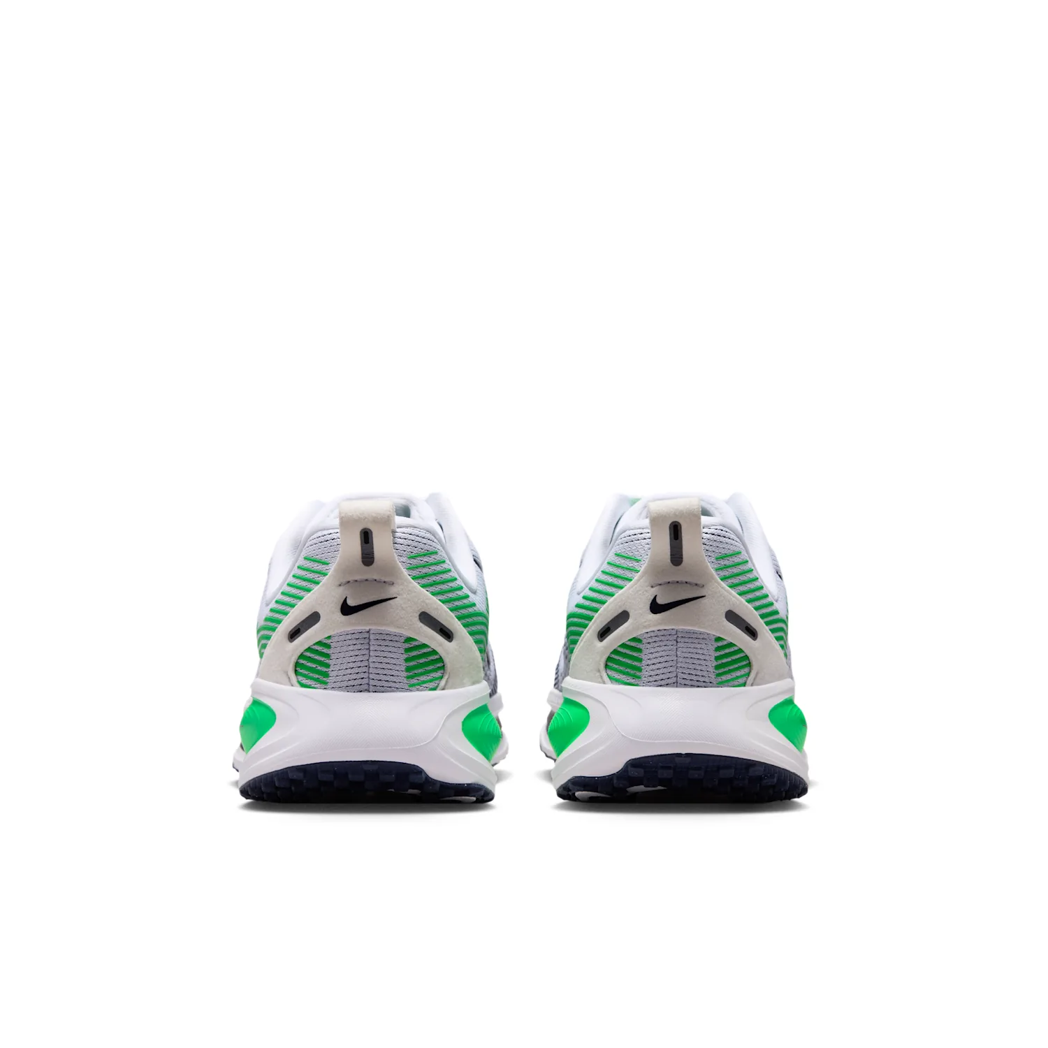 Nike Vomero 18 image 6