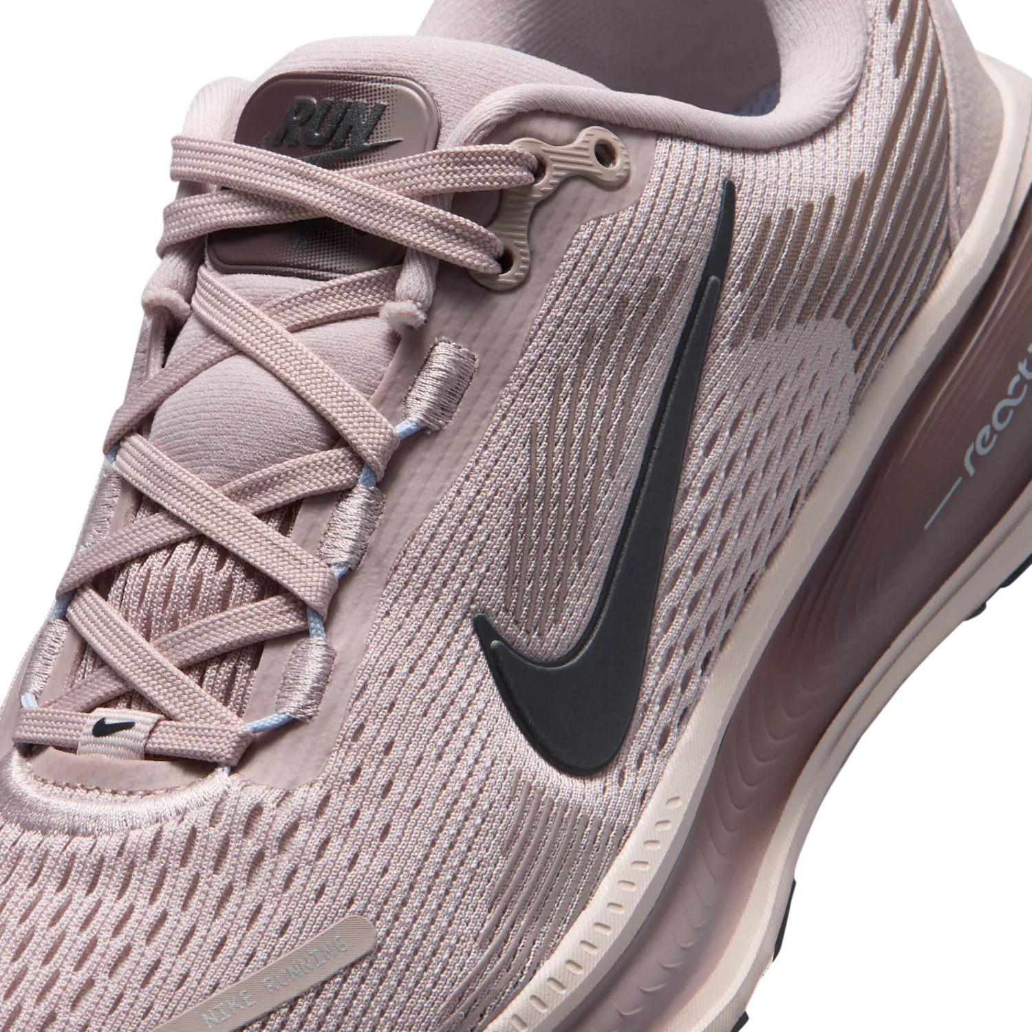 Nike Vomero 18 image 7