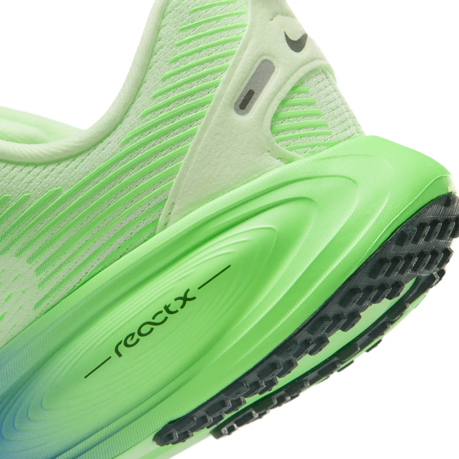 Nike Vomero 18 image 8