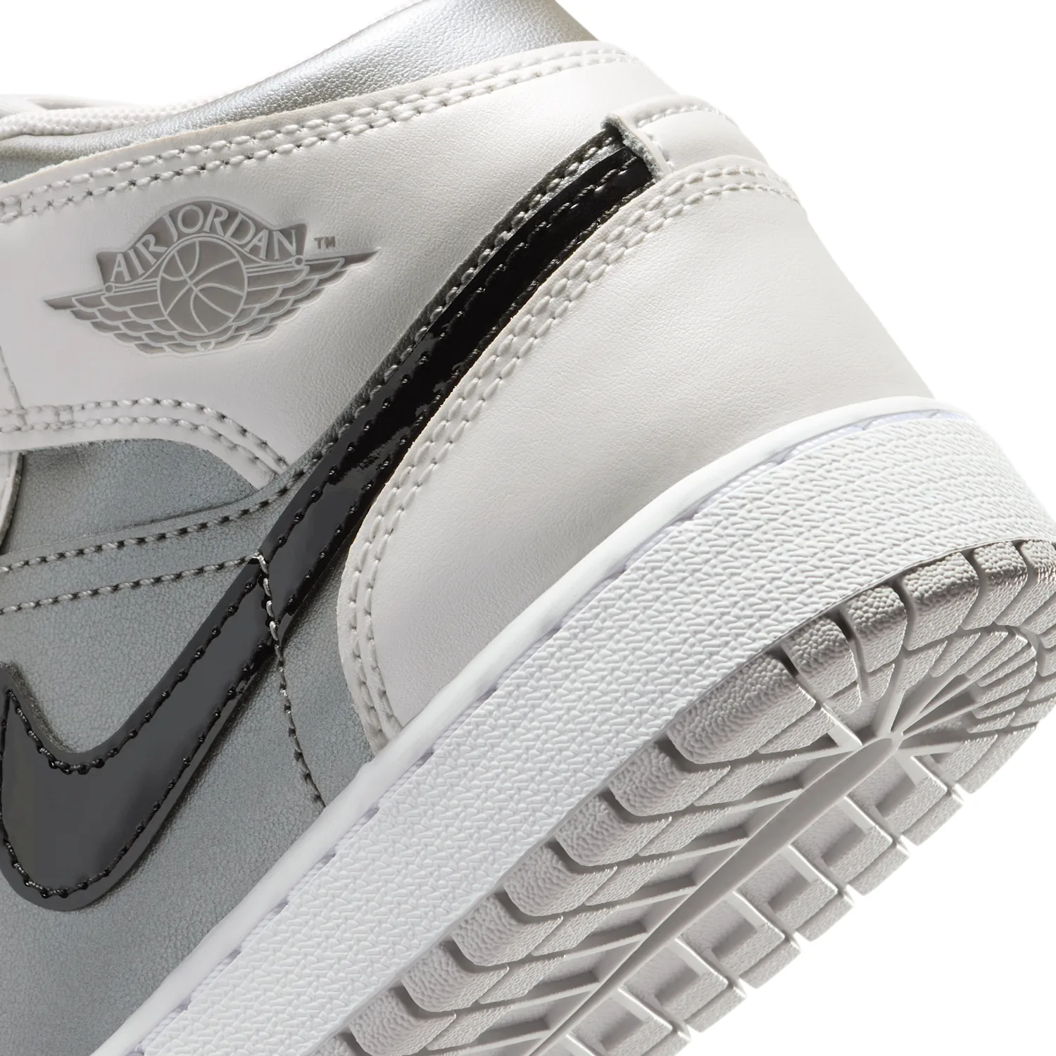 Air Jordan 1 Mid SE image 8