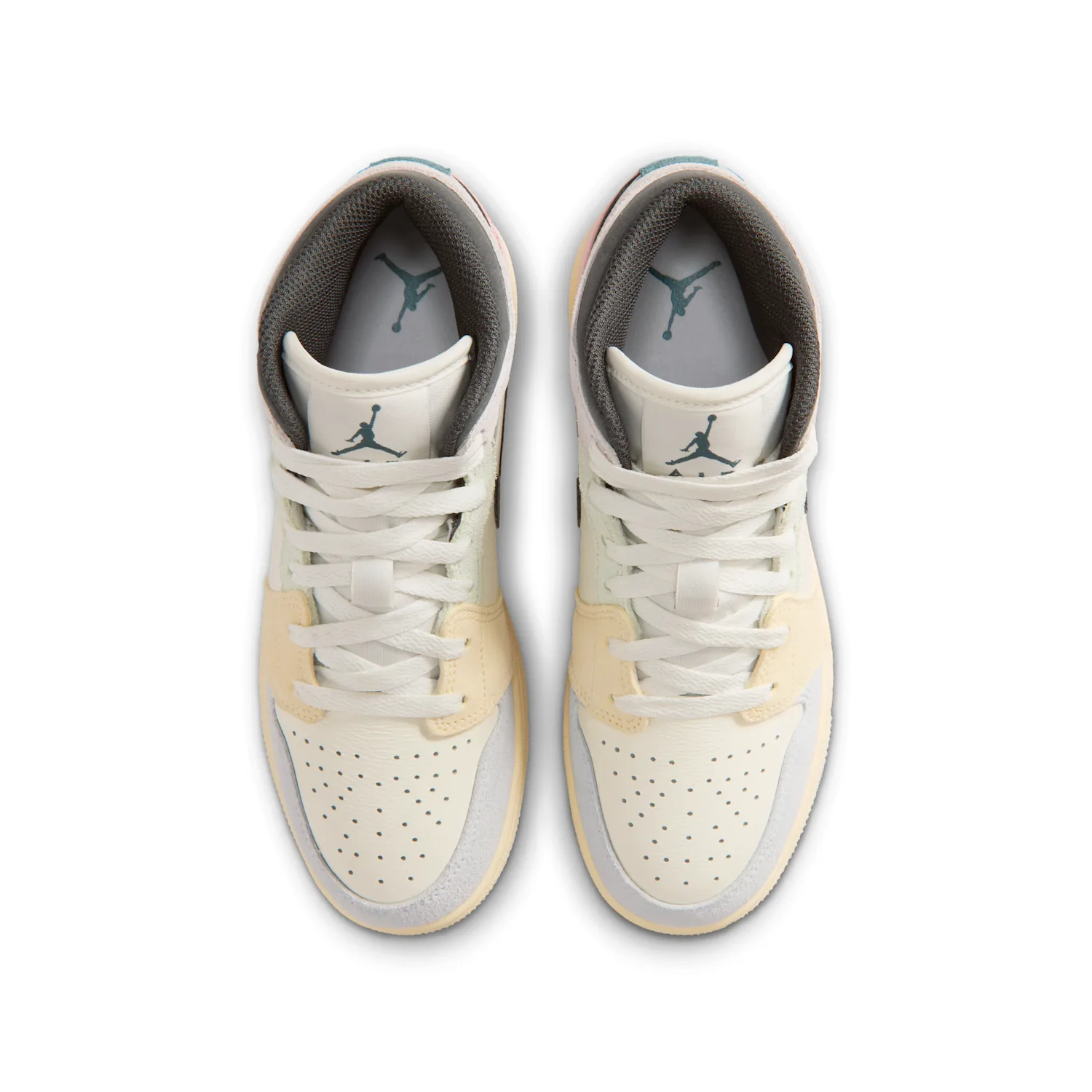 Air Jordan 1 Mid SE image 4