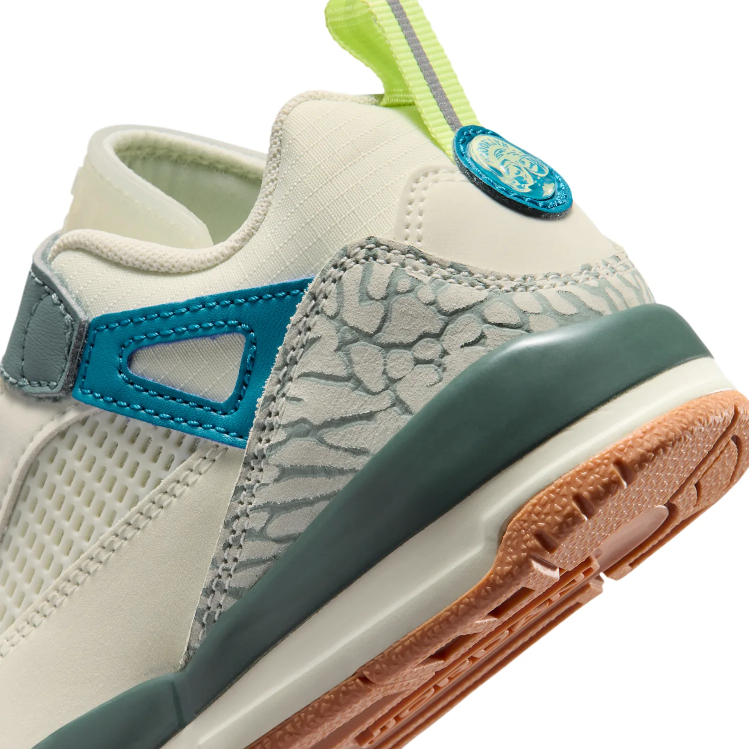 Jordan Spizike Low image 8