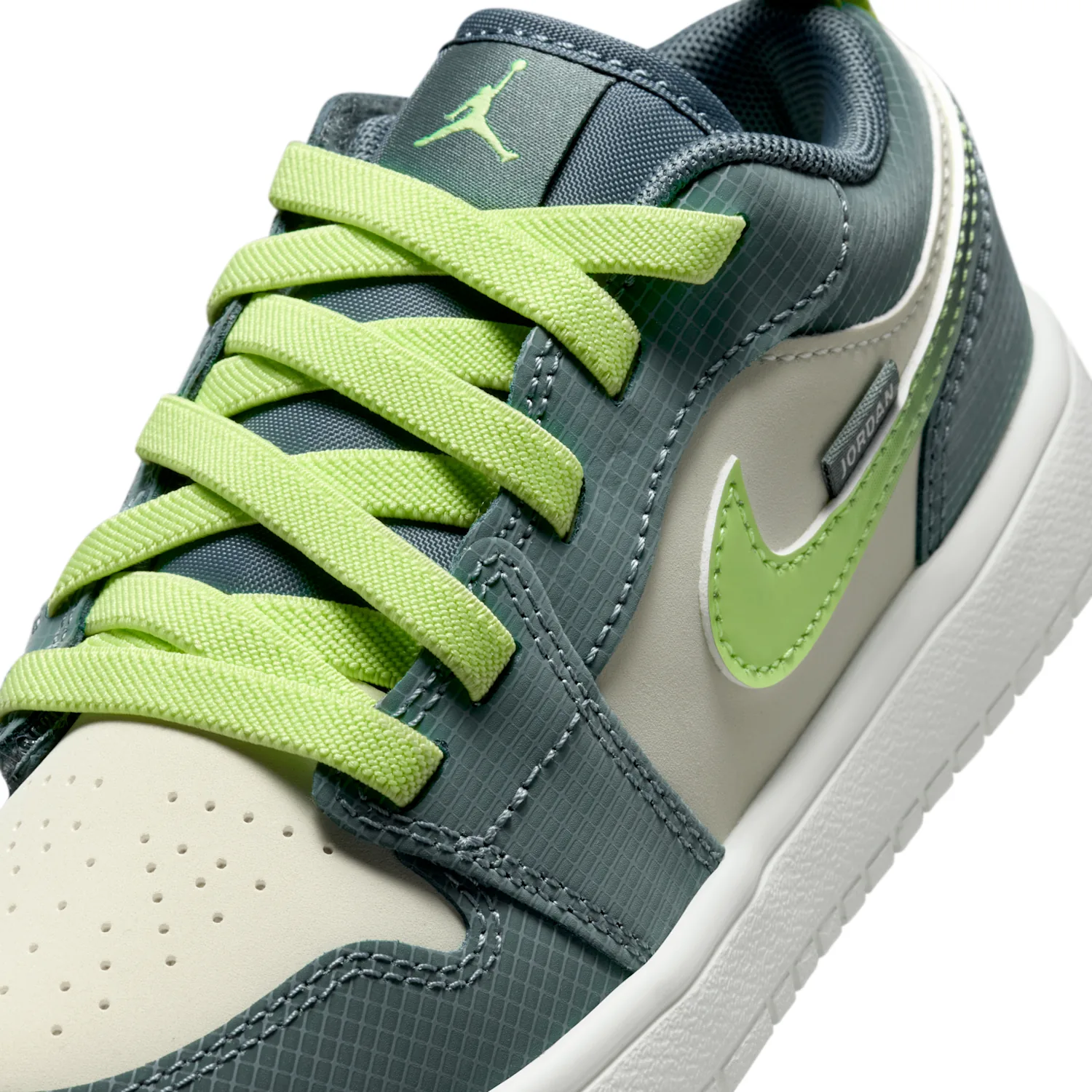 Jordan 1 Low Alt SE image 7