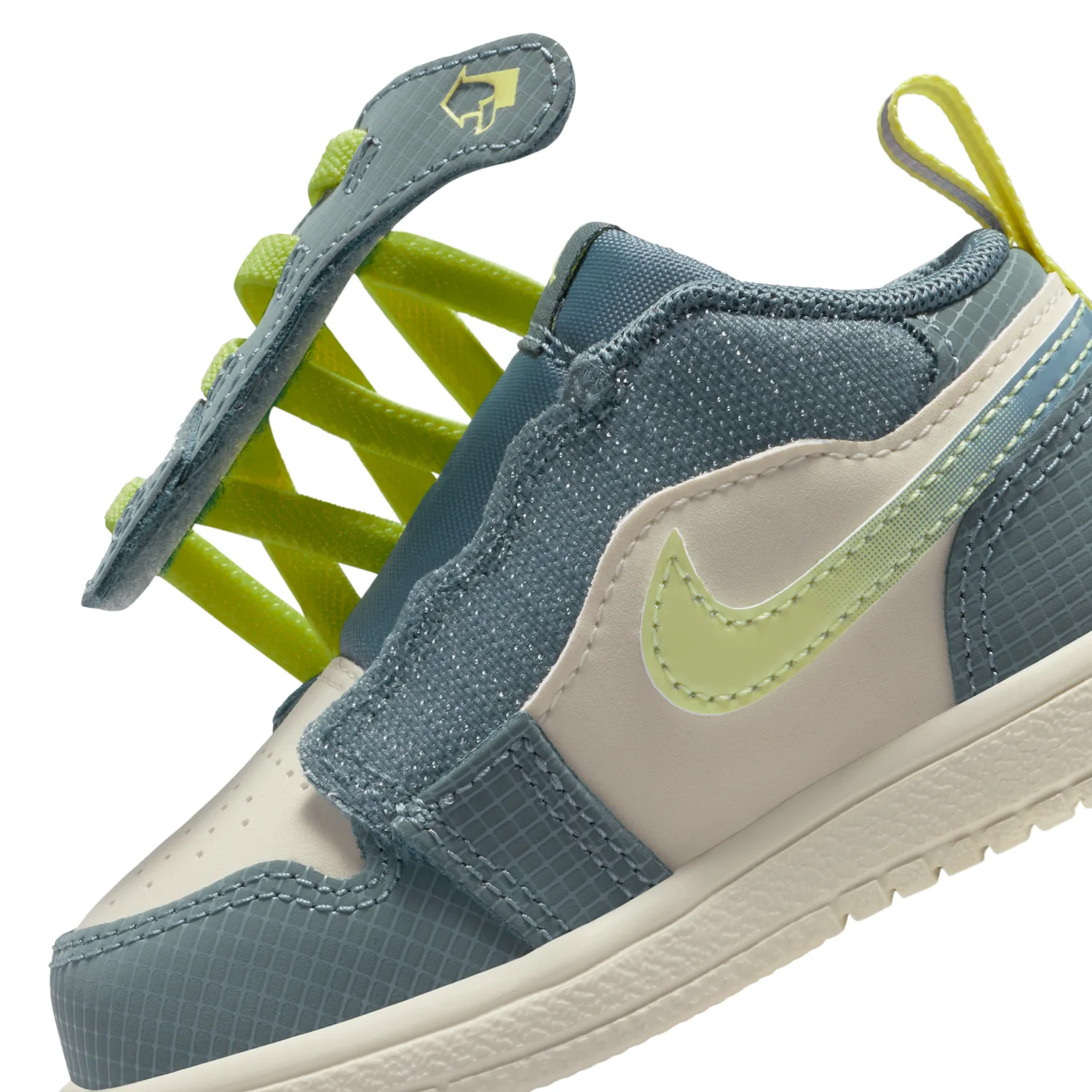 Jordan 1 Low Alt SE image 8