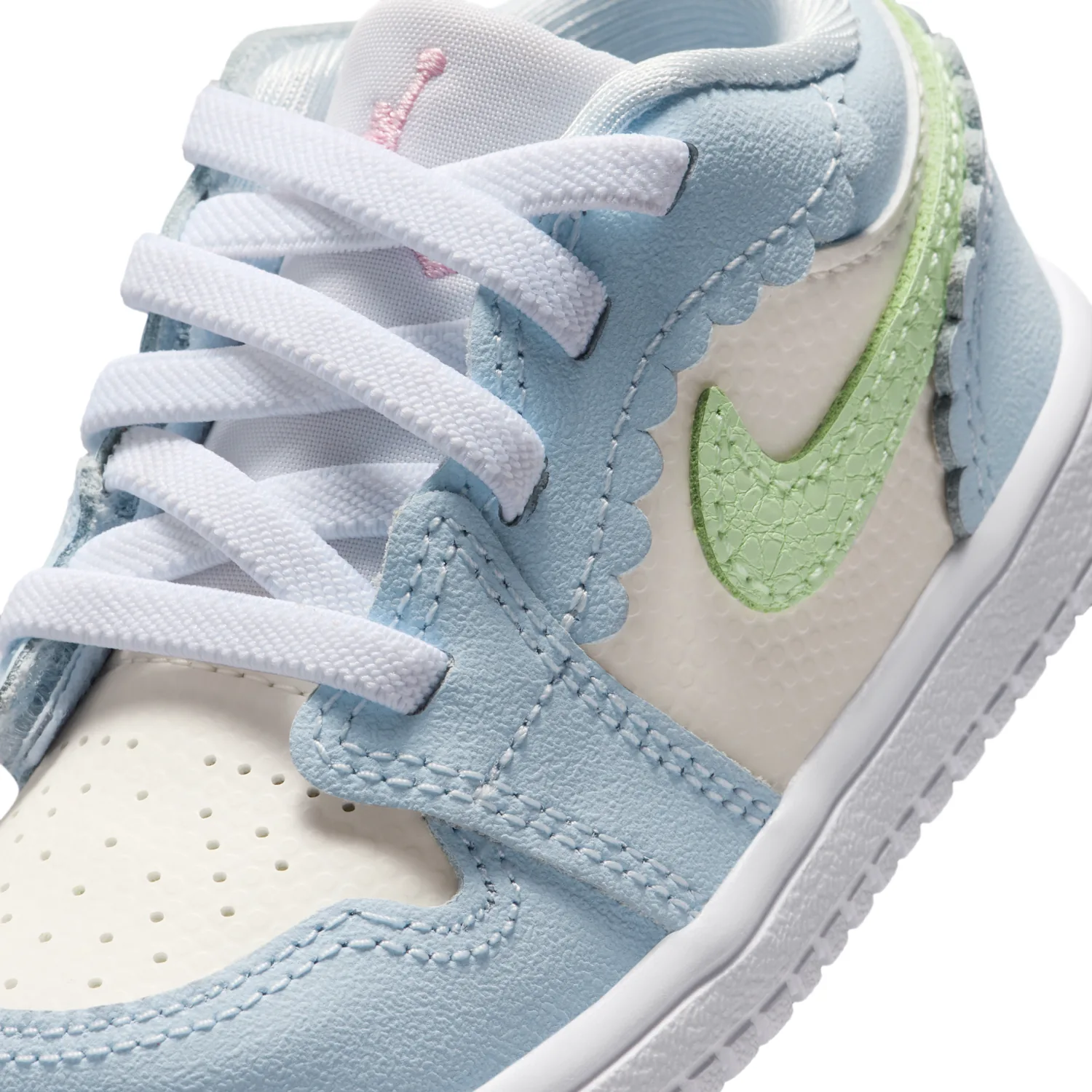 Jordan 1 Low Alt SE image 7
