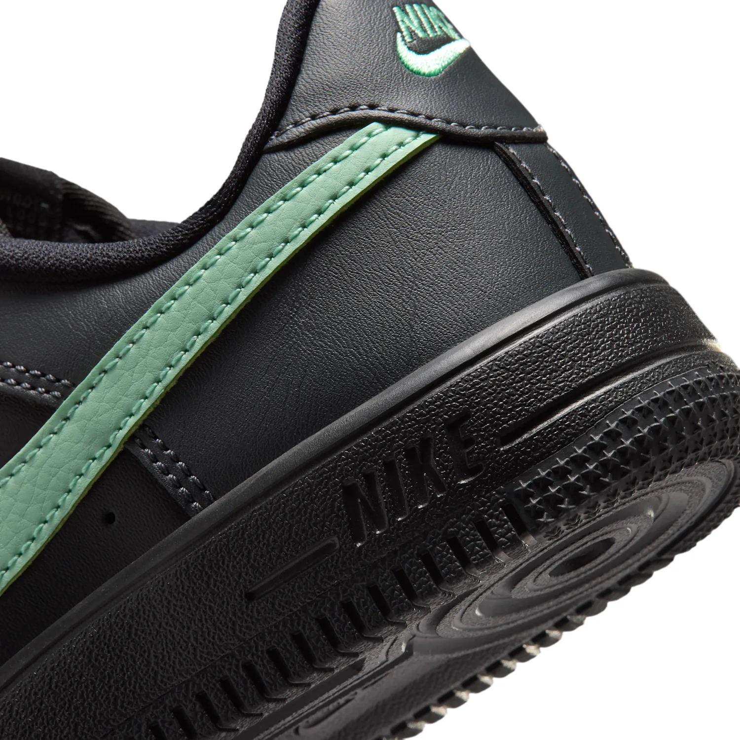 Nike Force 1 Low image 8