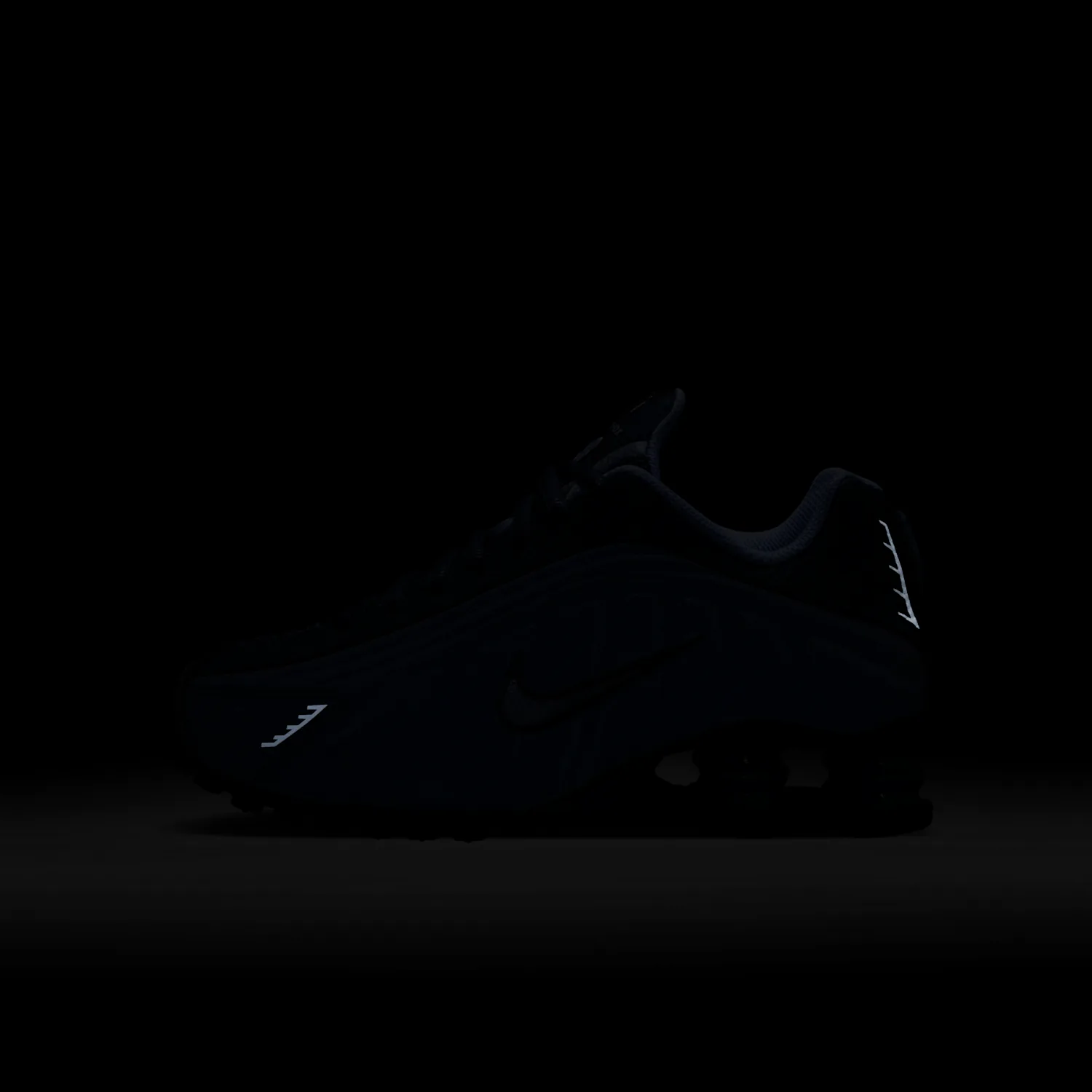 Nike Shox R4 image 9