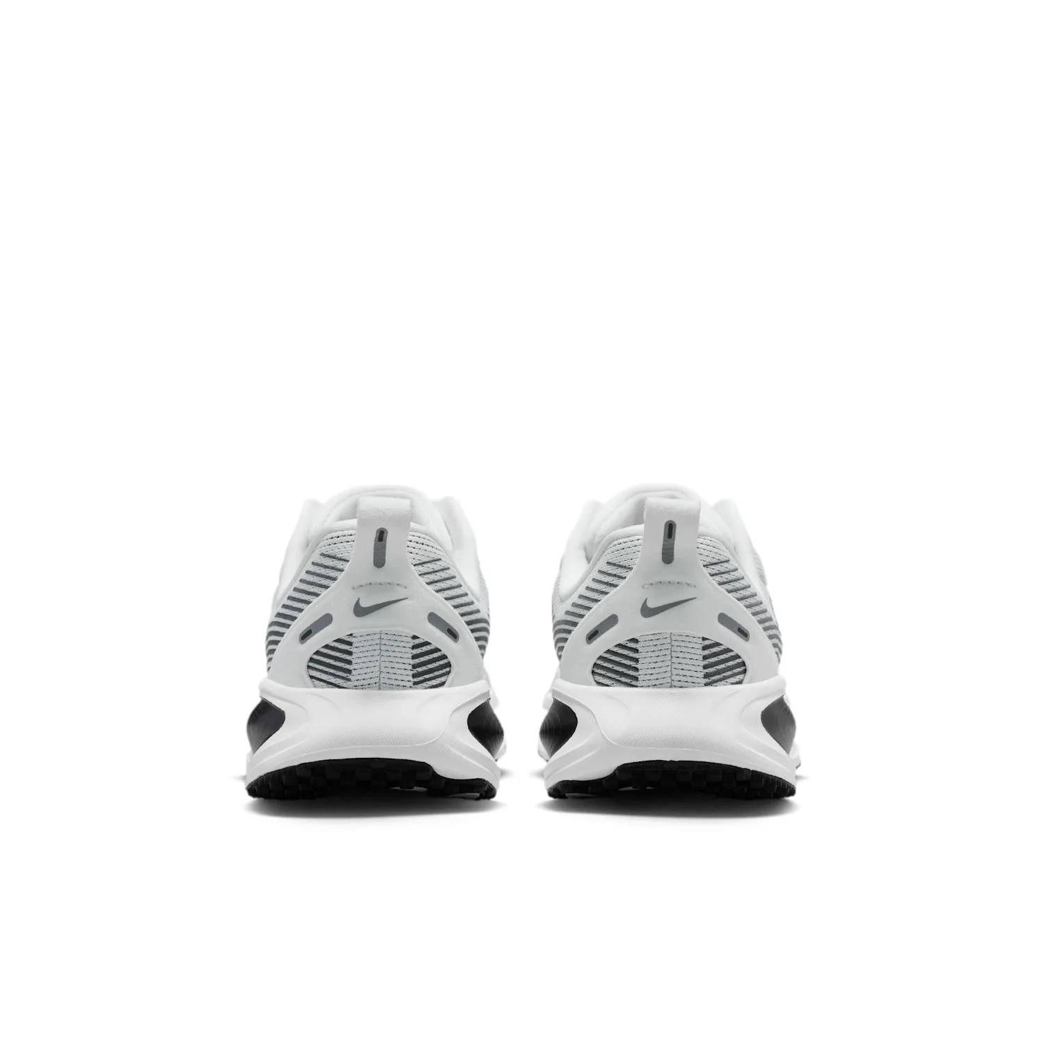 Nike Vomero 18 image 6