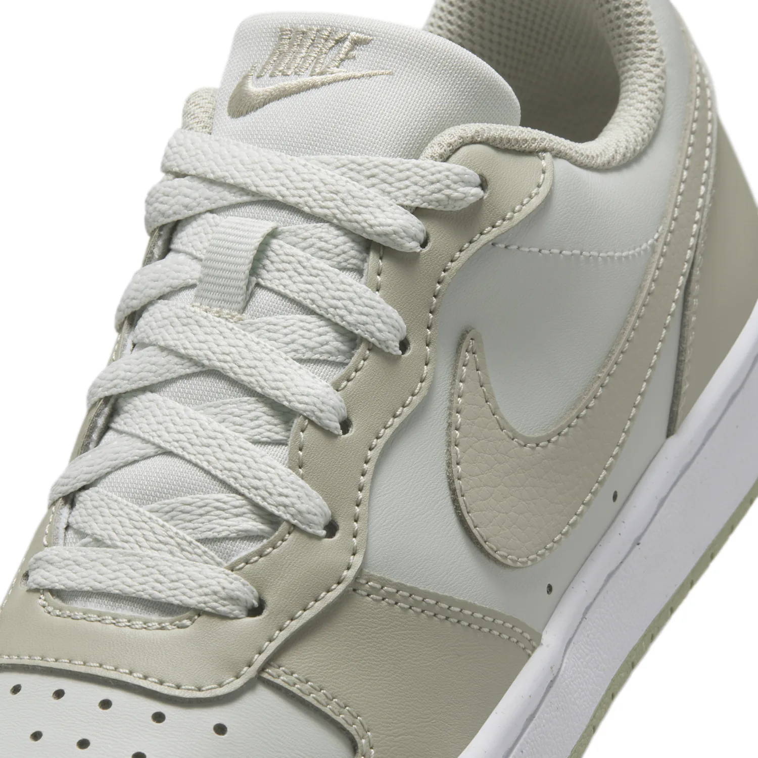 Nike Court Borough Low image 7