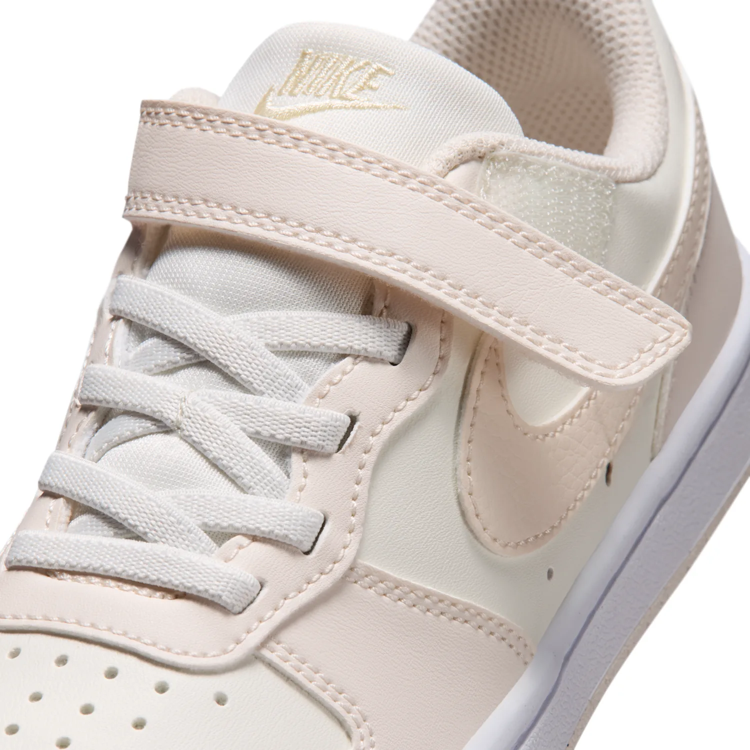 Nike Court Borough Low image 7