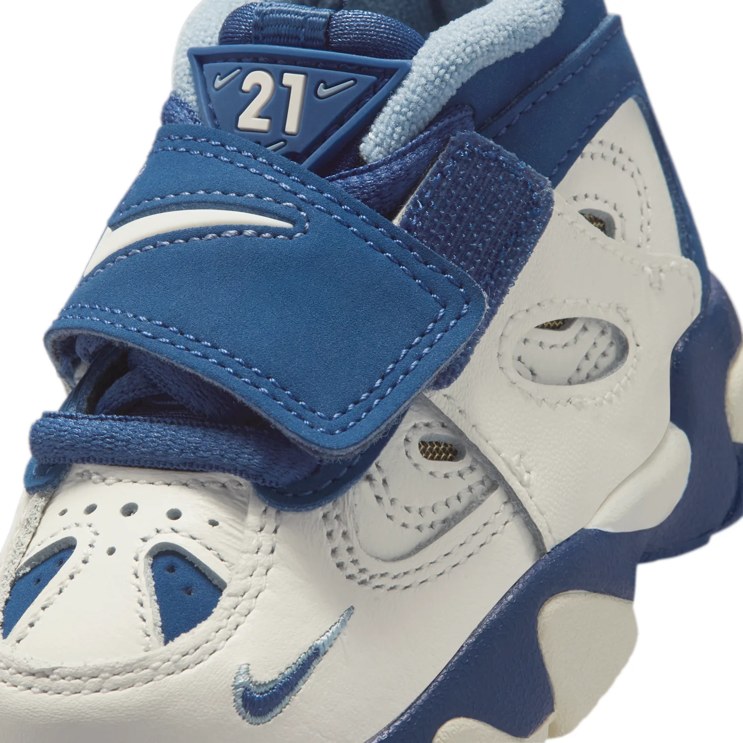 Nike Diamond Turf II image 7