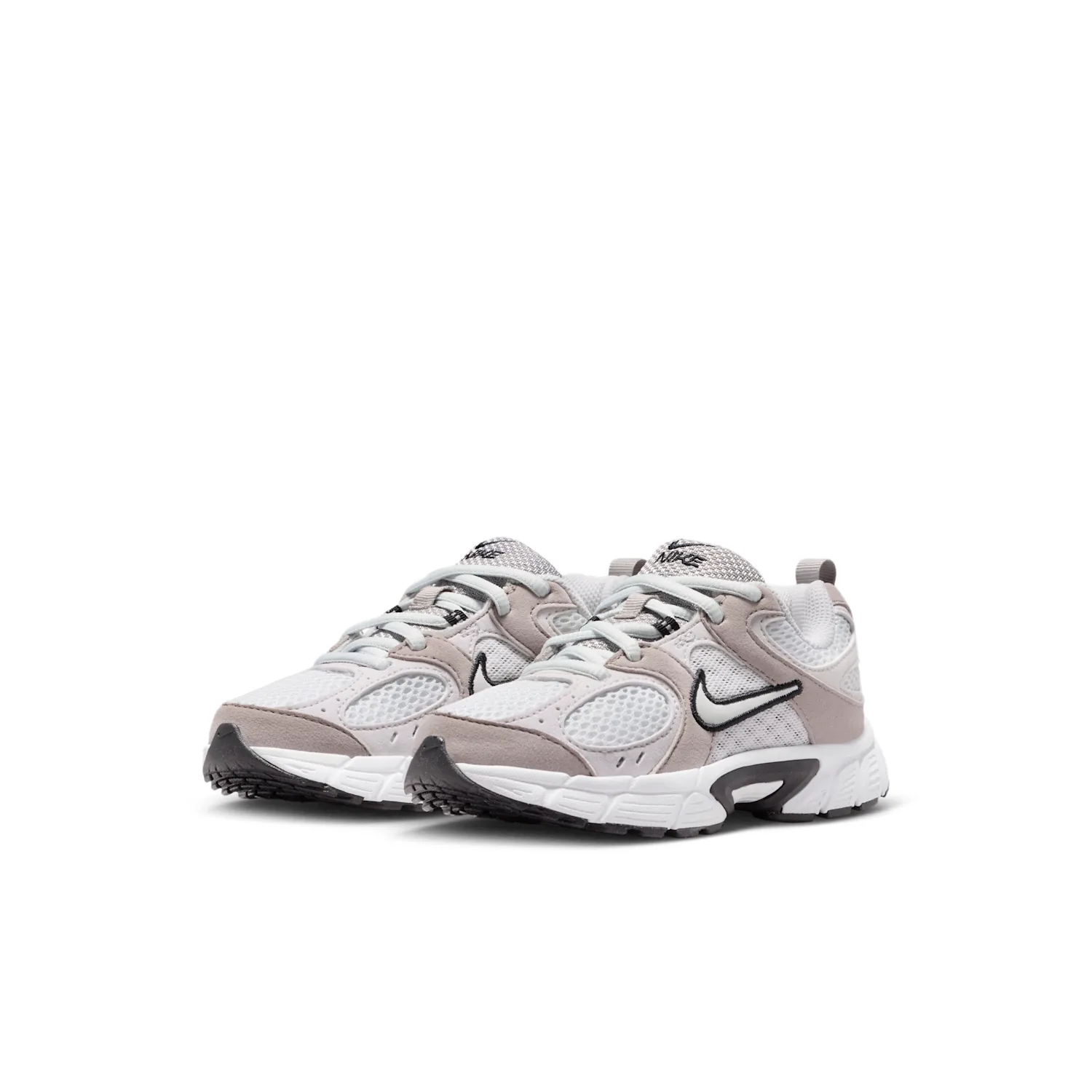 Nike V5 RNR Suede image 5