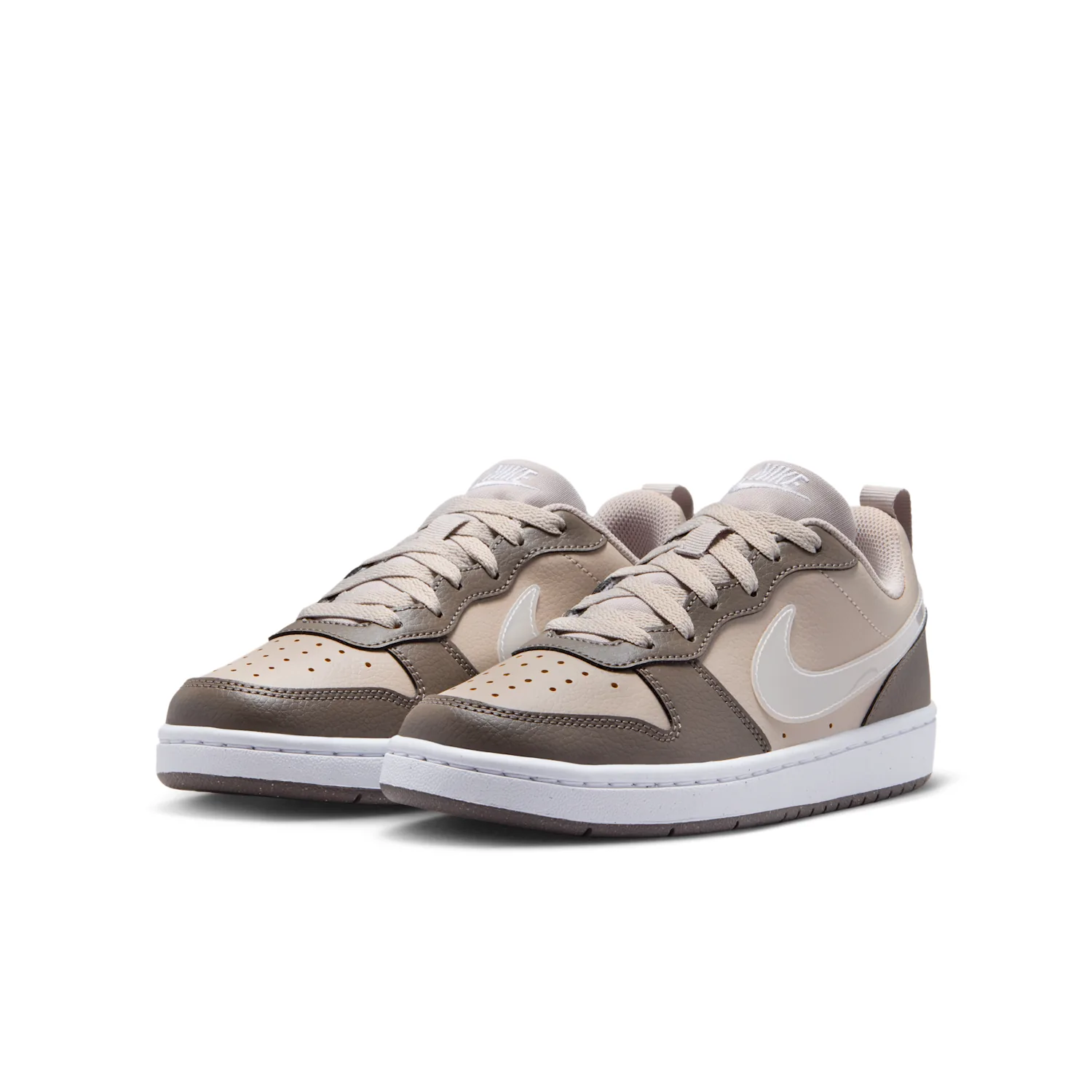 Nike Court Borough Low image 5