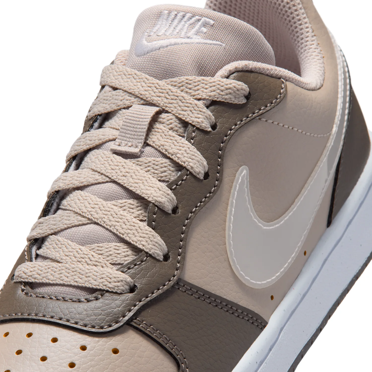 Nike Court Borough Low image 7