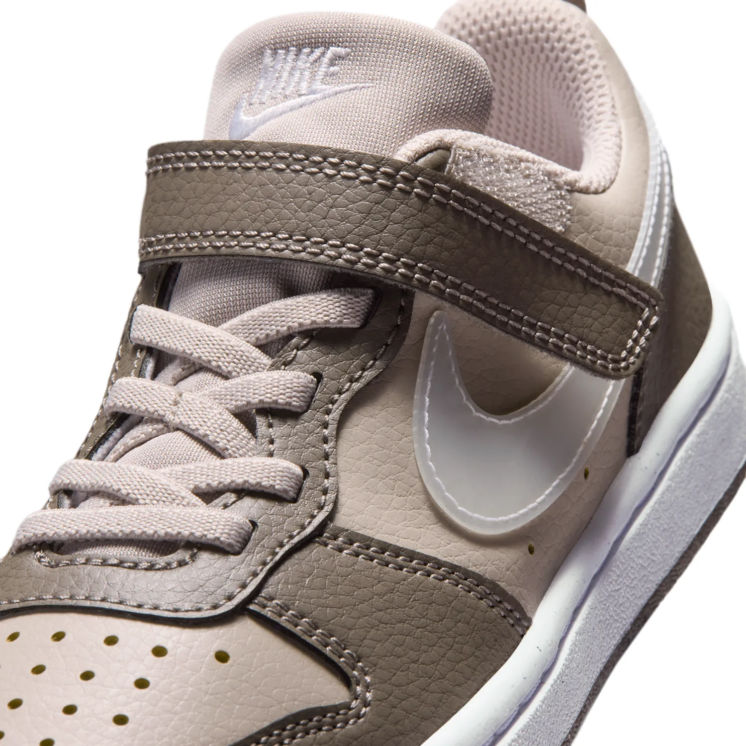 Nike Court Borough Low image 7