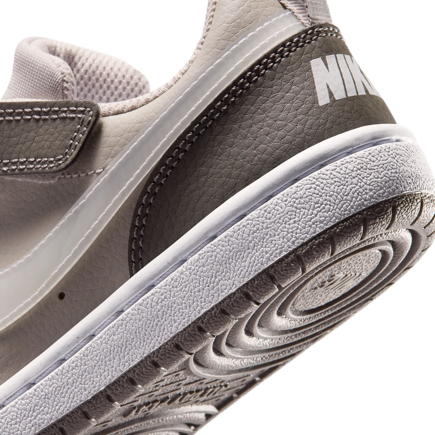 Nike Court Borough Low image 8