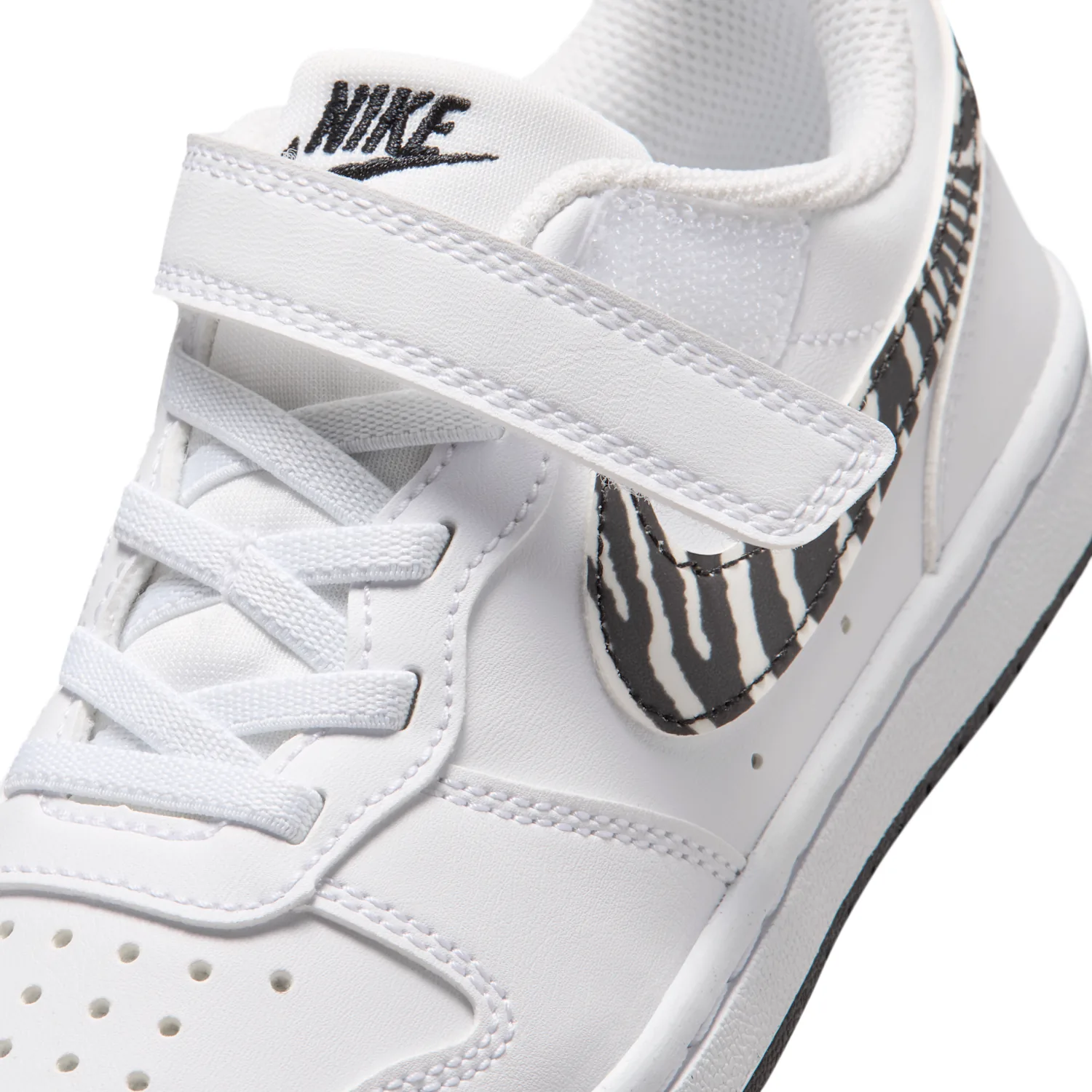 Nike Court Borough Low image 7