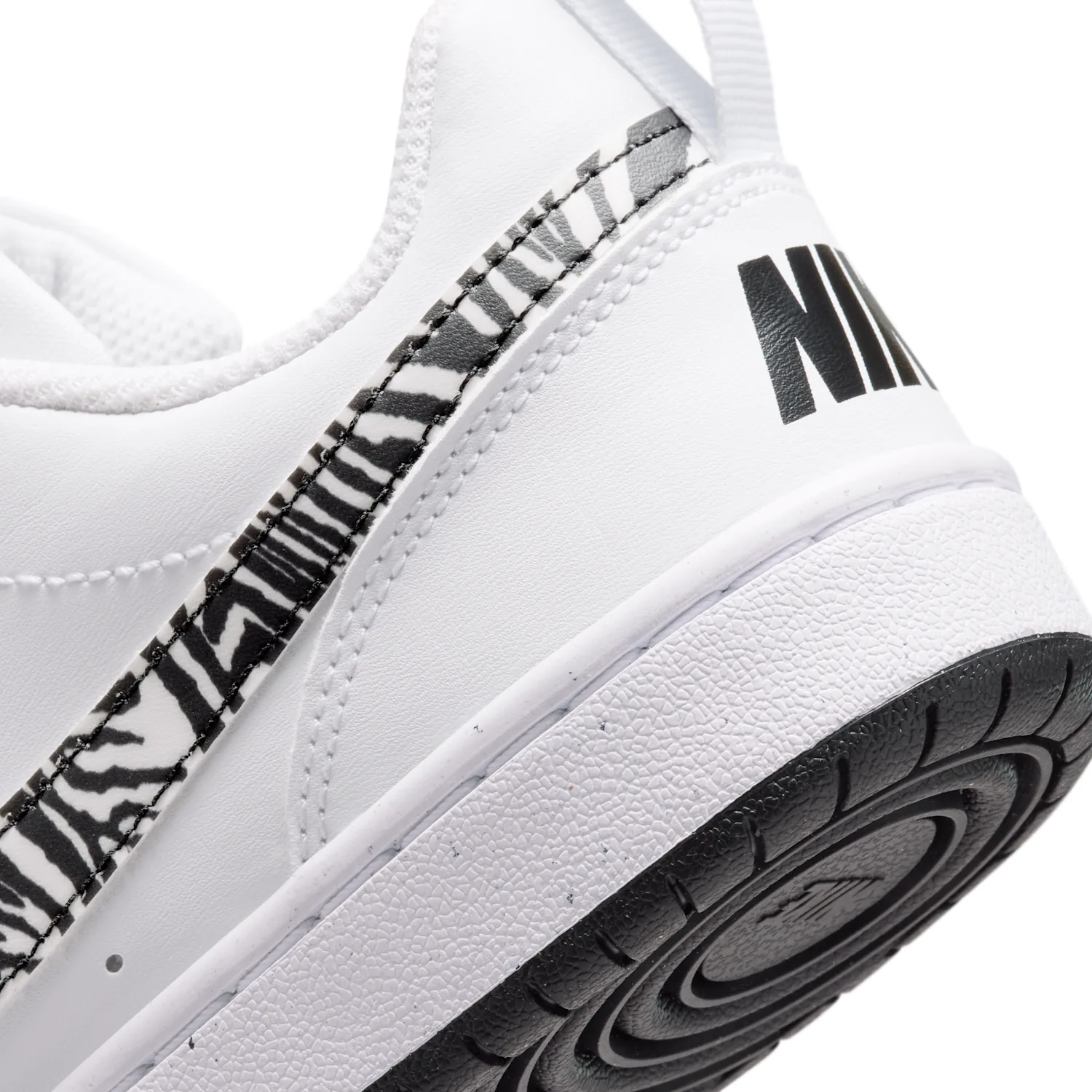 Nike Court Borough Low image 8