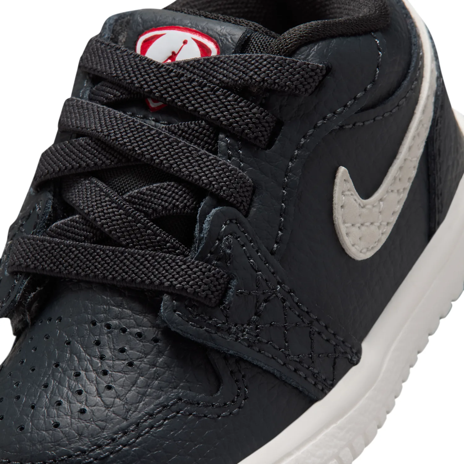 Jordan 1 Low Alt SE image 7