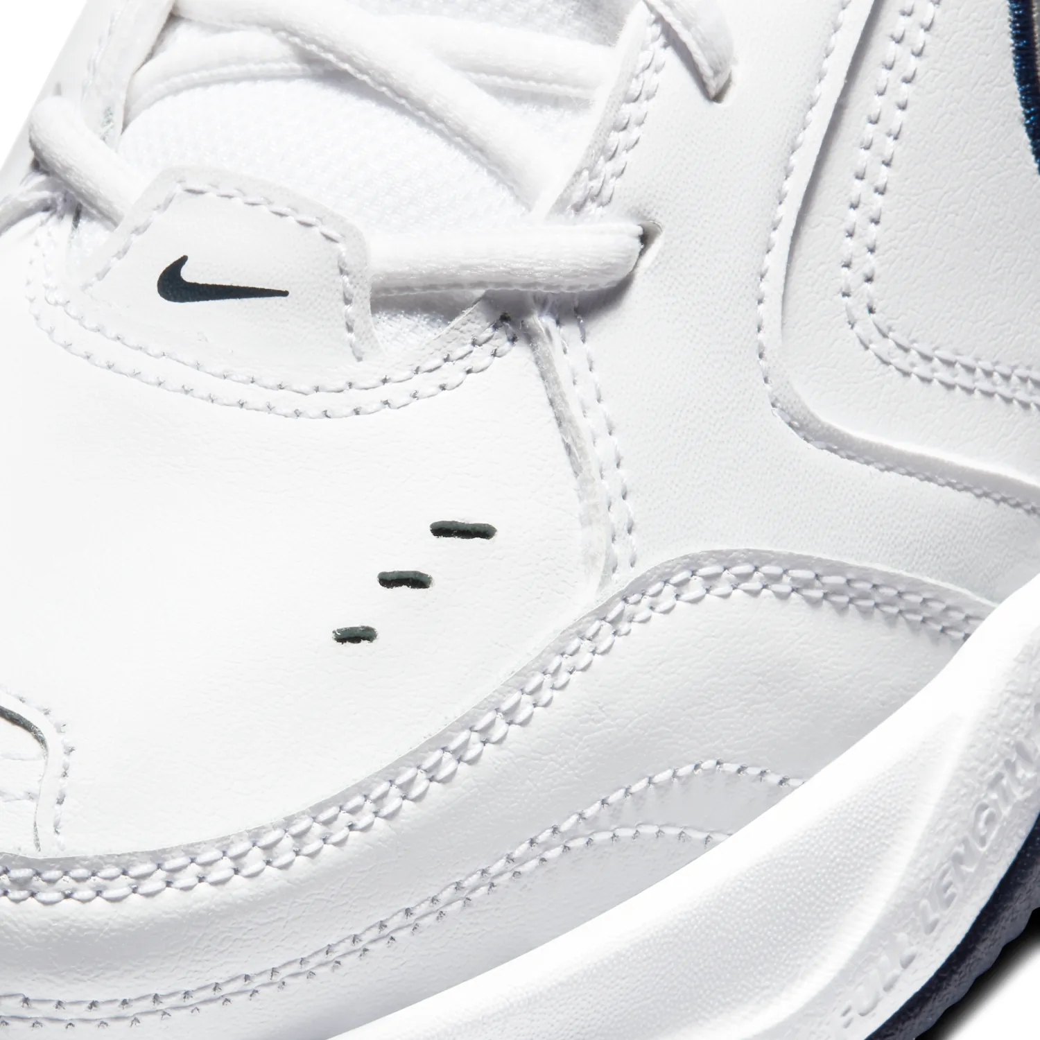 Nike Air Monarch IV image 7