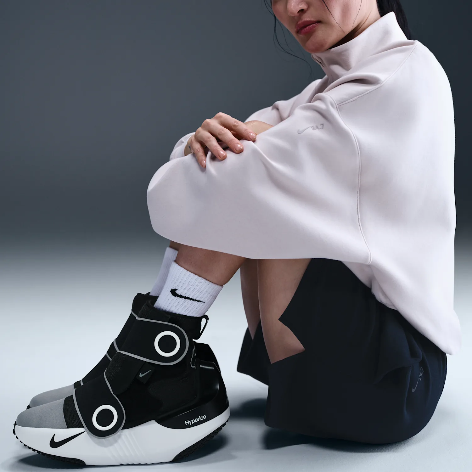 Nike x Hyperice Hyperboot image 16