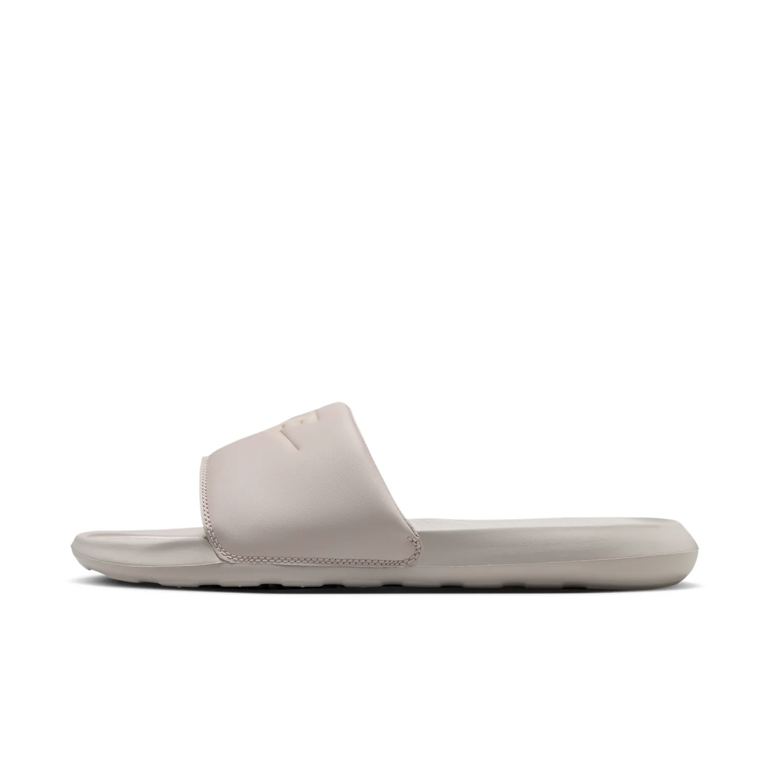 Nike Victori One image 2