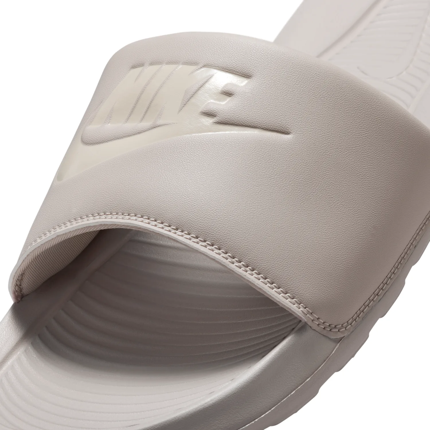 Nike Victori One image 6