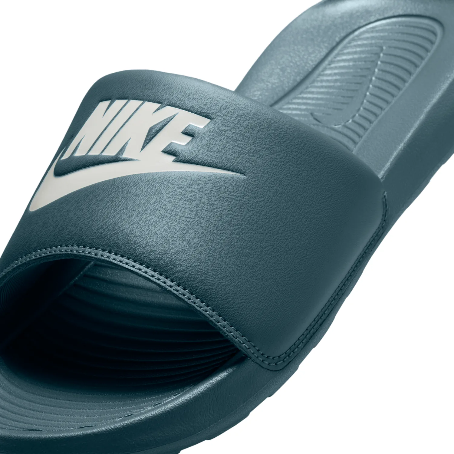Nike Victori One image 6