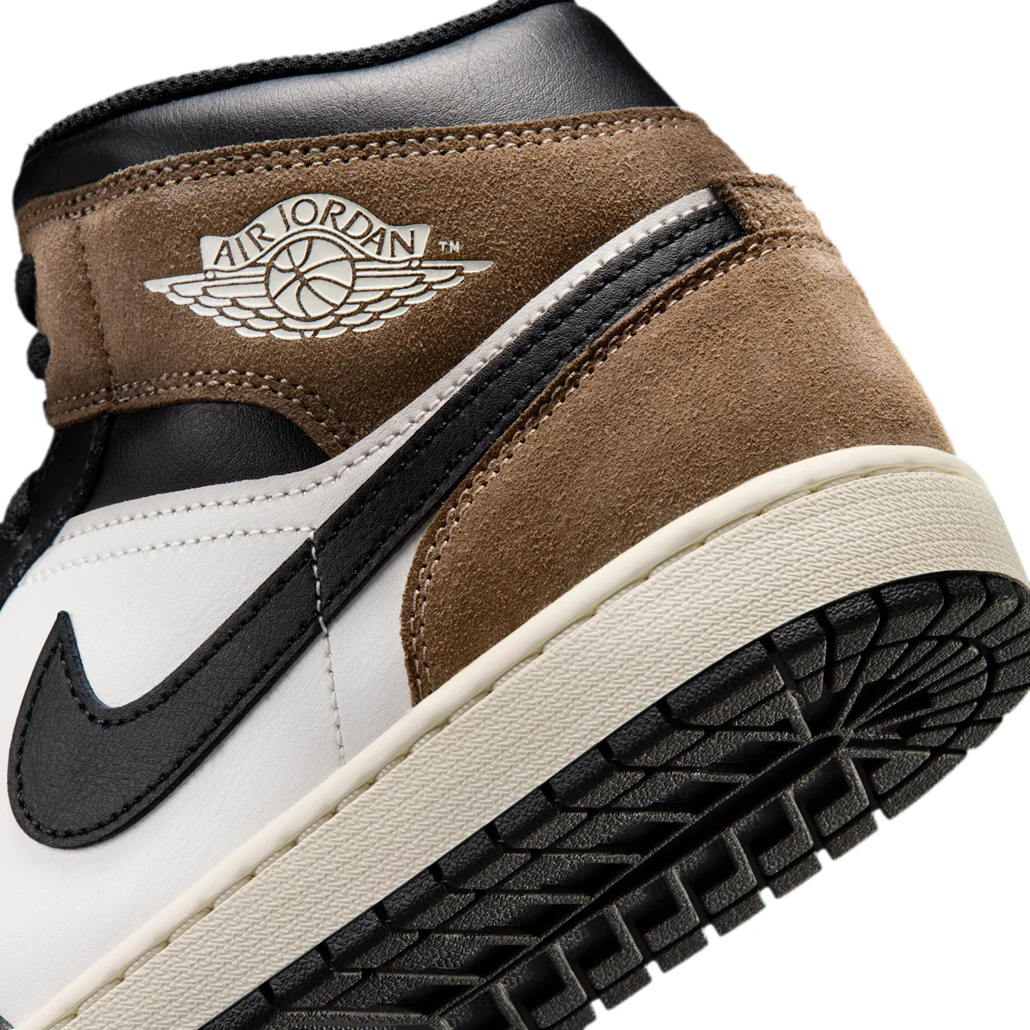 Air Jordan 1 Mid image 8